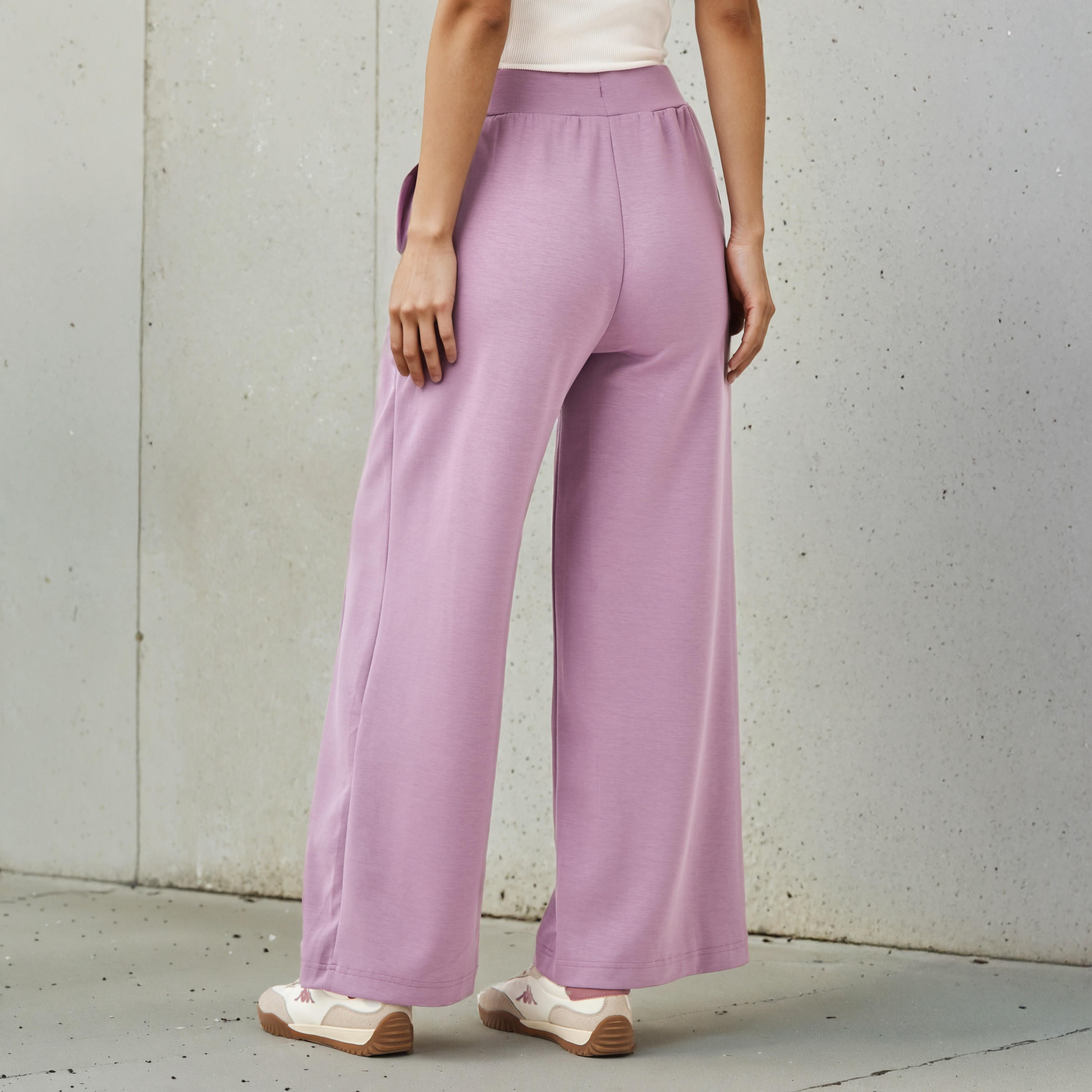 بنطال رياضي نسائي من كابا بقصة مريحة وملمس ناعم مع جيوب-women-clothing-bottoms-trousers-image-3