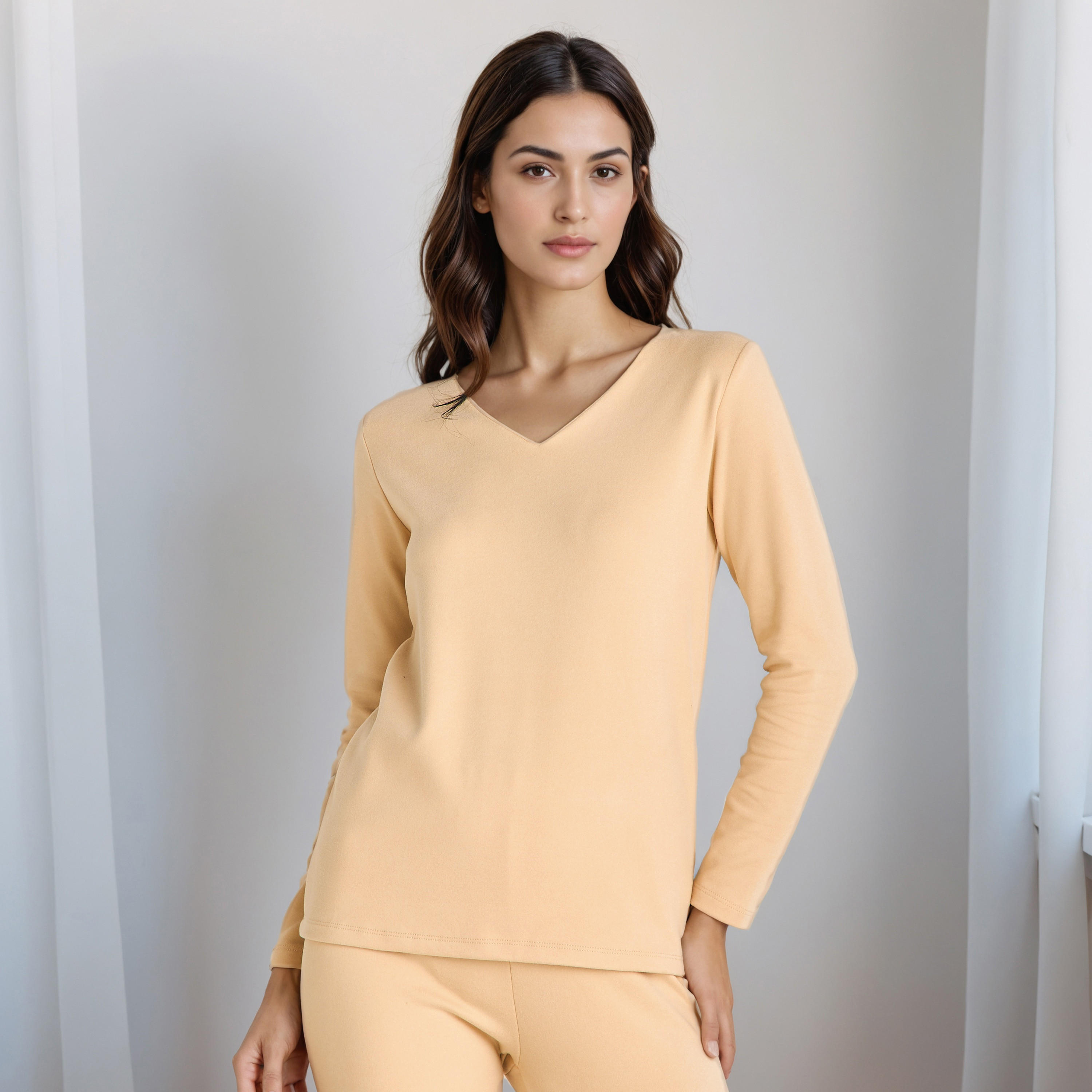 طقم بيجاما حراري تيشيرت وبنطلون ليقنز-women-clothing-nightwear-pyjamas-longsets-image-2