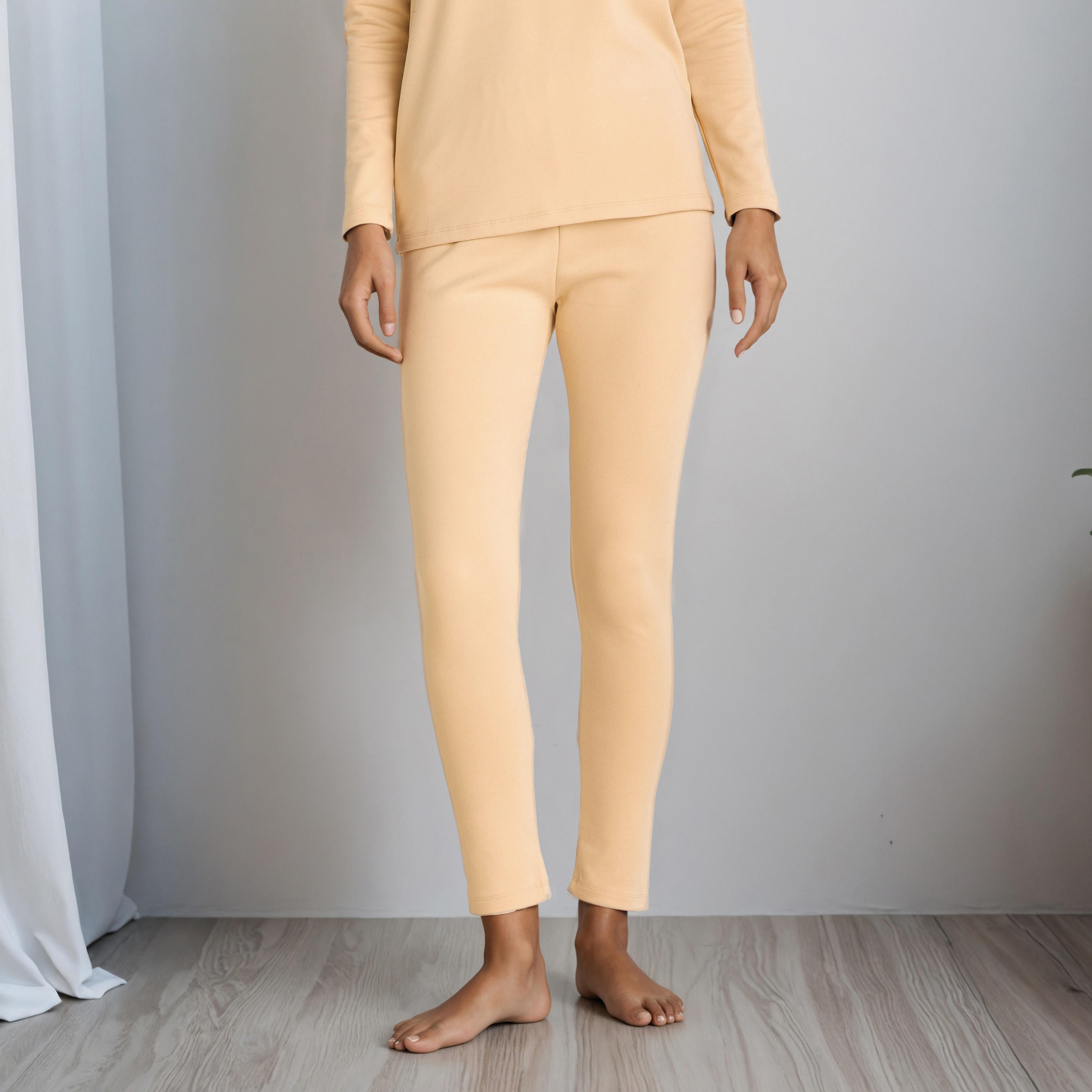 طقم بيجاما حراري تيشيرت وبنطلون ليقنز-women-clothing-nightwear-pyjamas-longsets-image-4