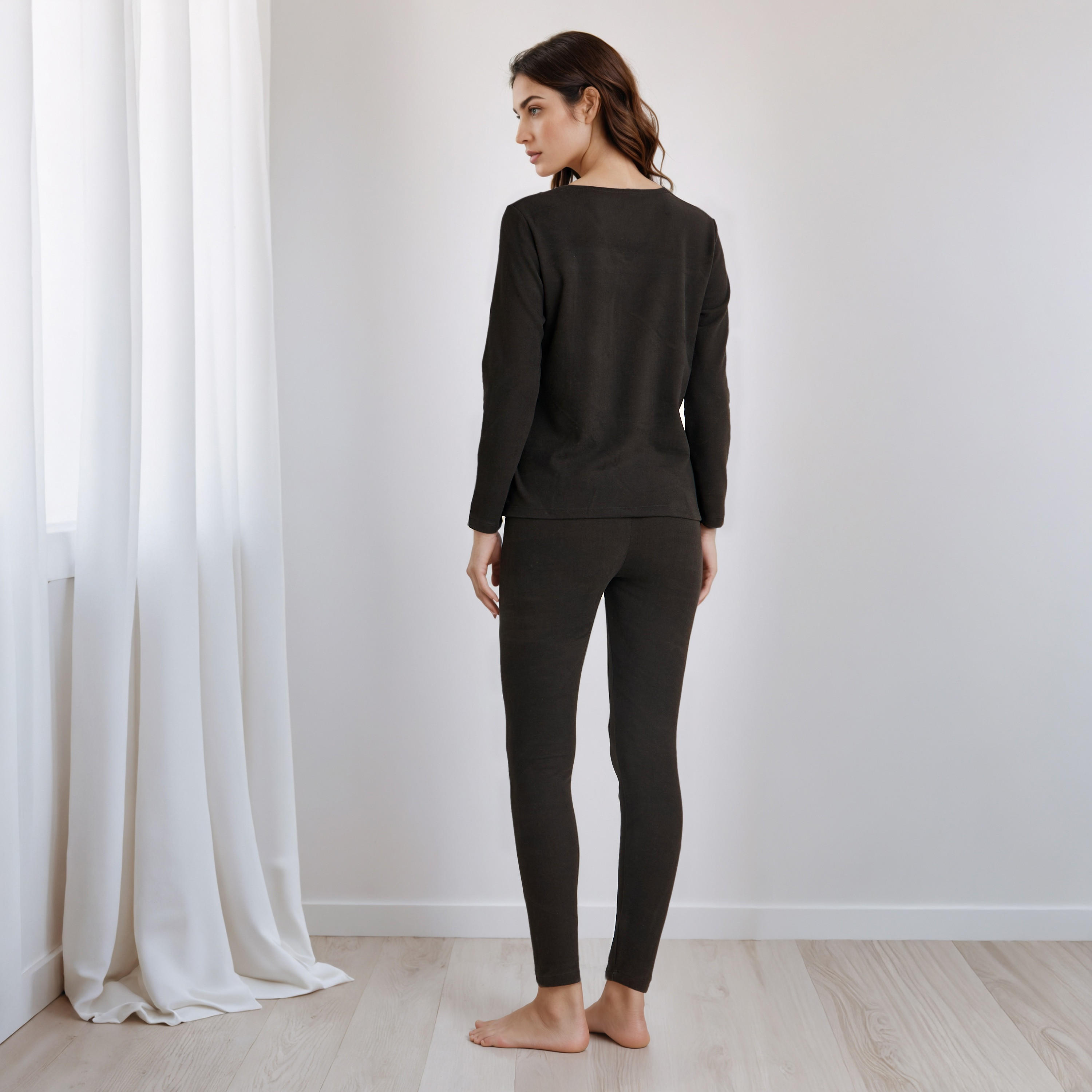 طقم بيجاما حراري تيشيرت وبنطلون ليقنز-women-clothing-nightwear-pyjamas-longsets-image-3