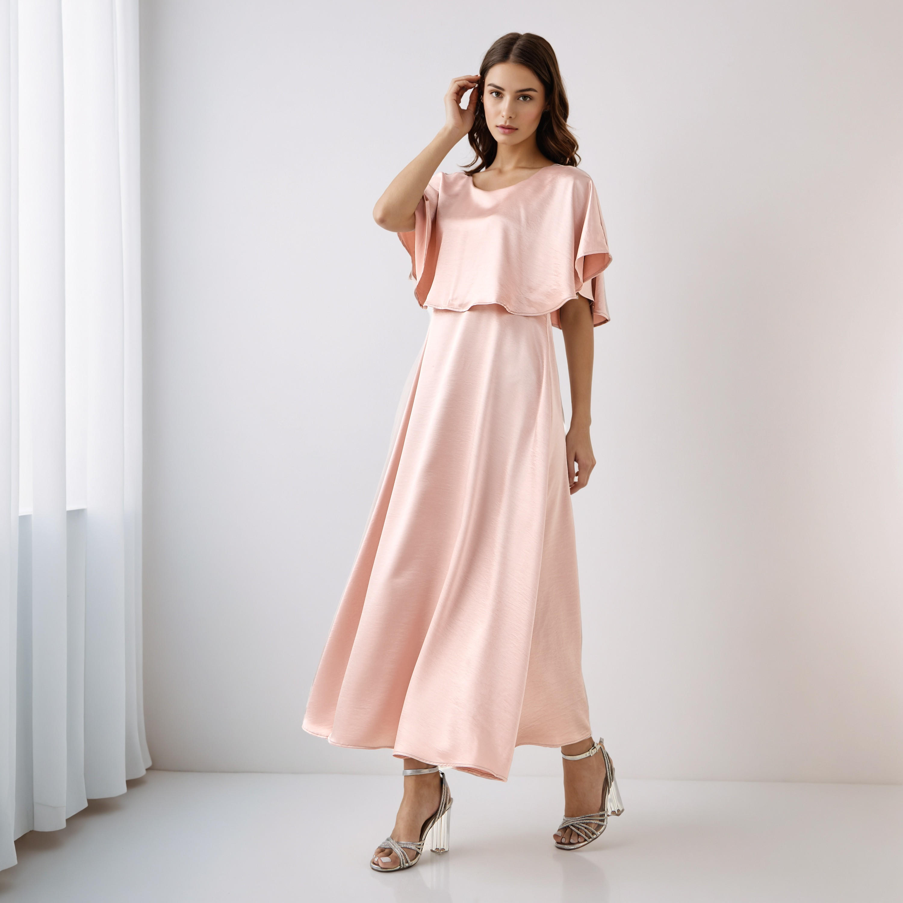 فستان ماكسي بوليستر بقصّة إيه لاين مع تفاصيل كاب علوي-women-clothing-dresses-image-1