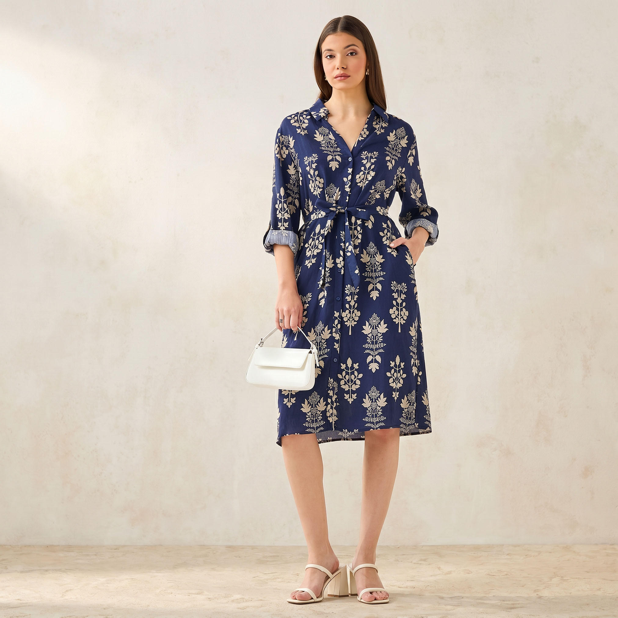 فستان قميص بطول الركبة وبحزام وطبعات زهرية-women-clothing-dresses-image-1