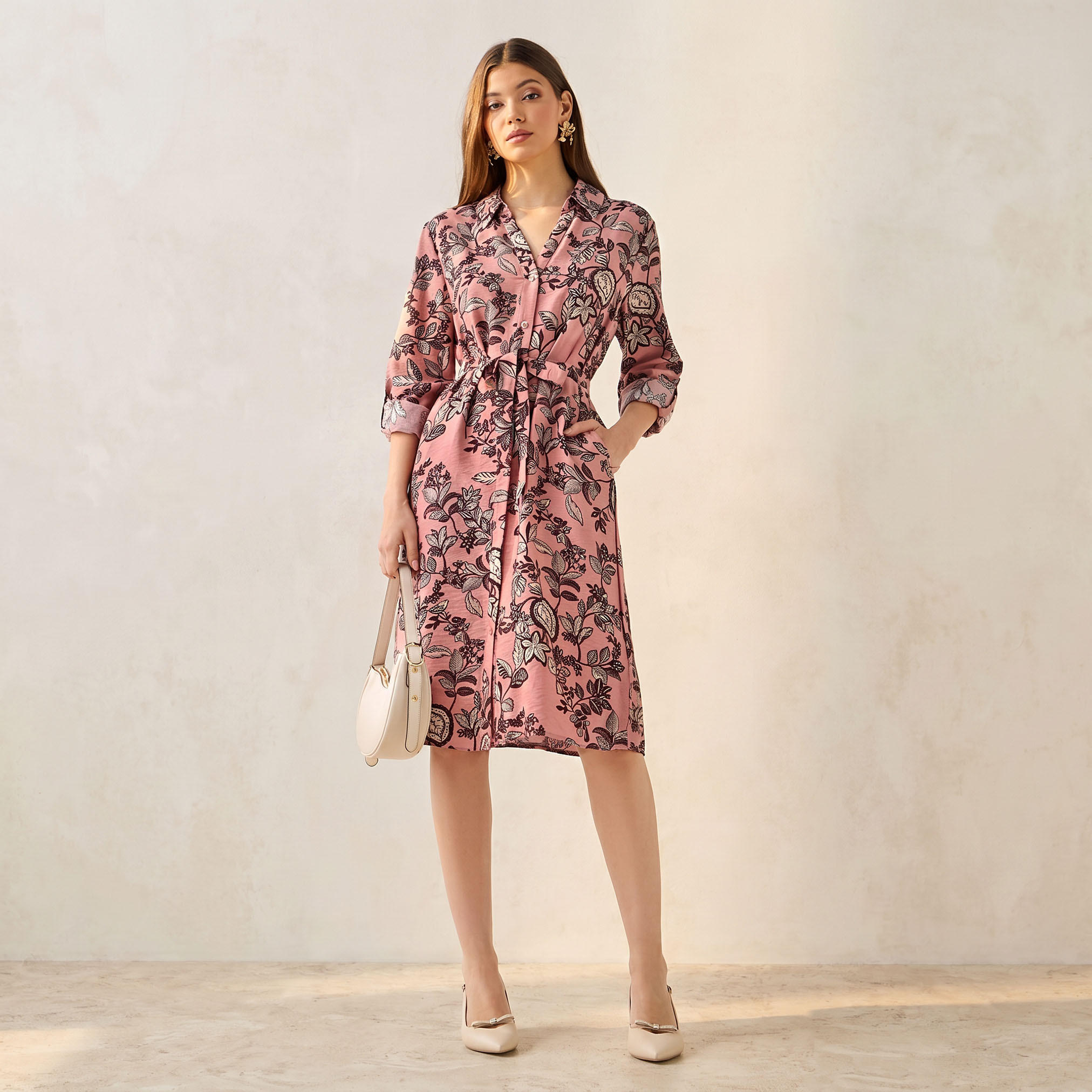 فستان قميص بطول الركبة وبحزام وطبعات زهرية-women-clothing-dresses-image-1
