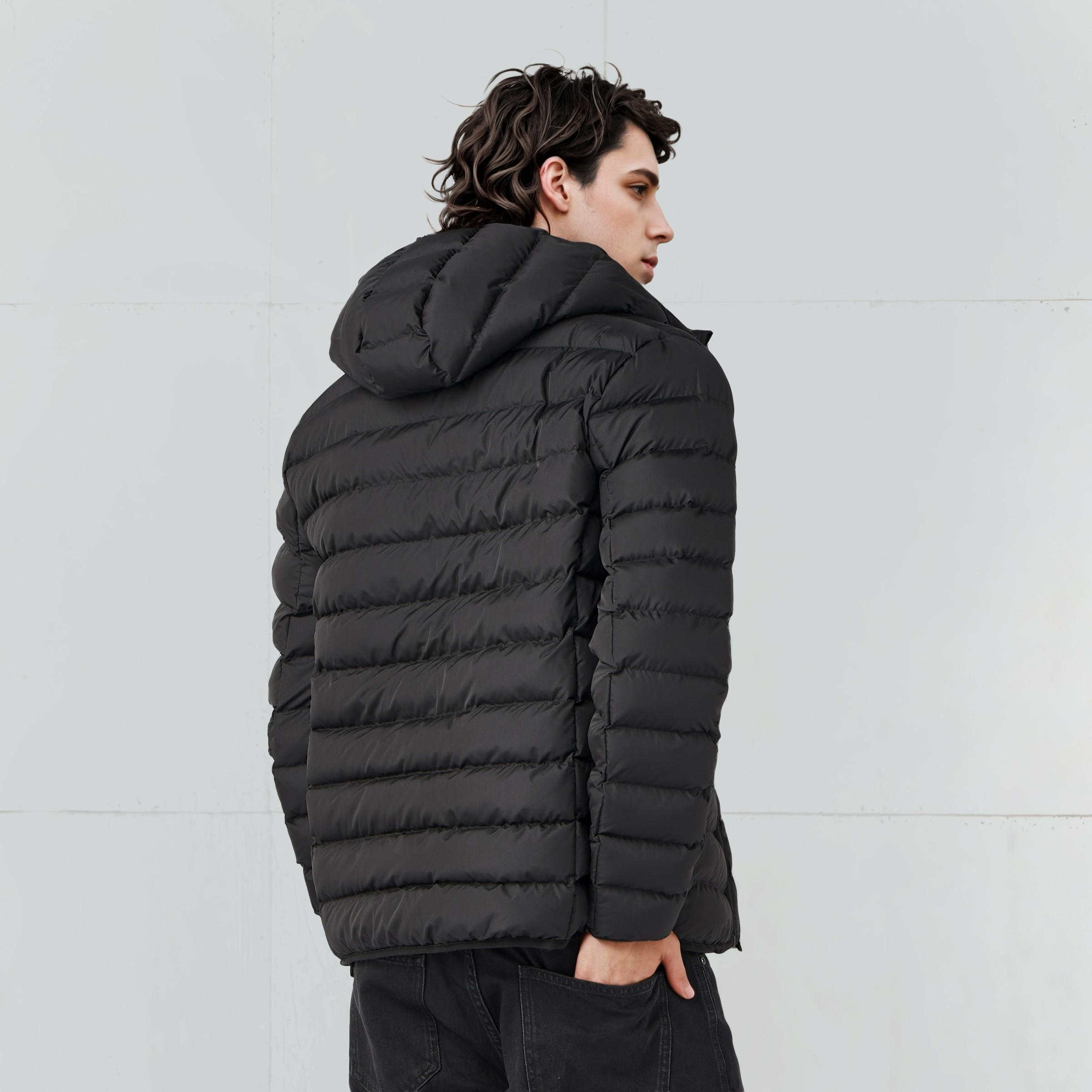 جاكيت مبطن منفوخ خفيف الوزن بقبعة-men-clothing-jacketsandblazers-jackets-image-4