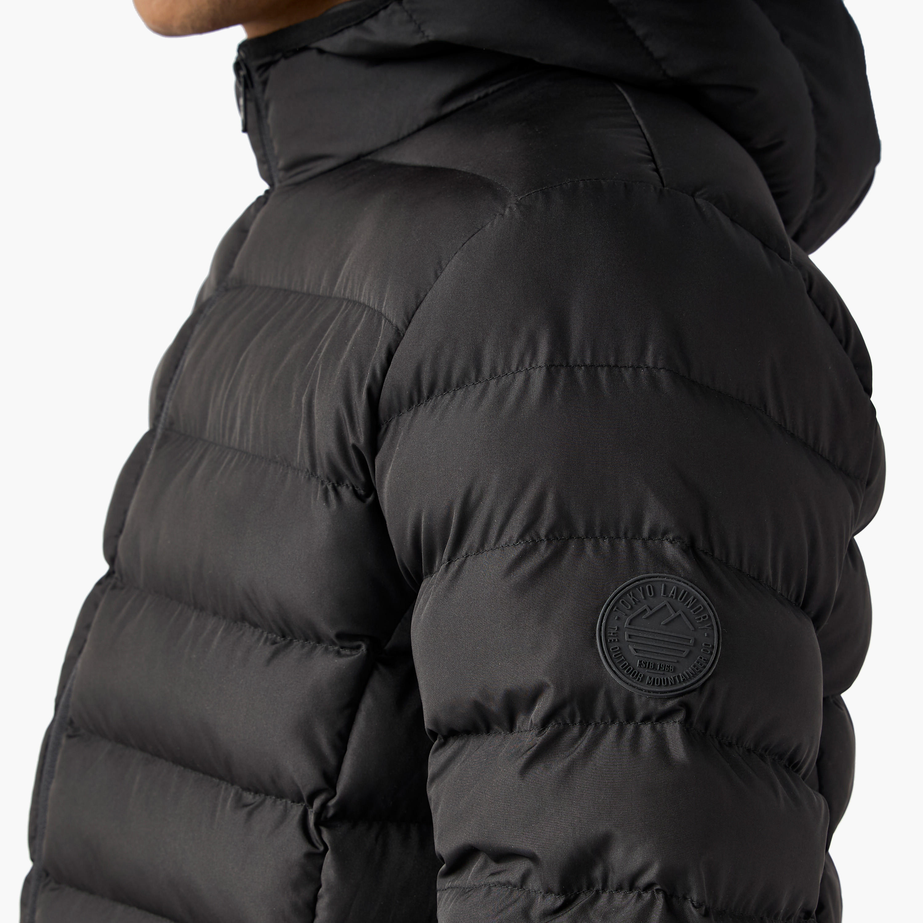 جاكيت مبطن منفوخ خفيف الوزن بقبعة-men-clothing-jacketsandblazers-jackets-image-7