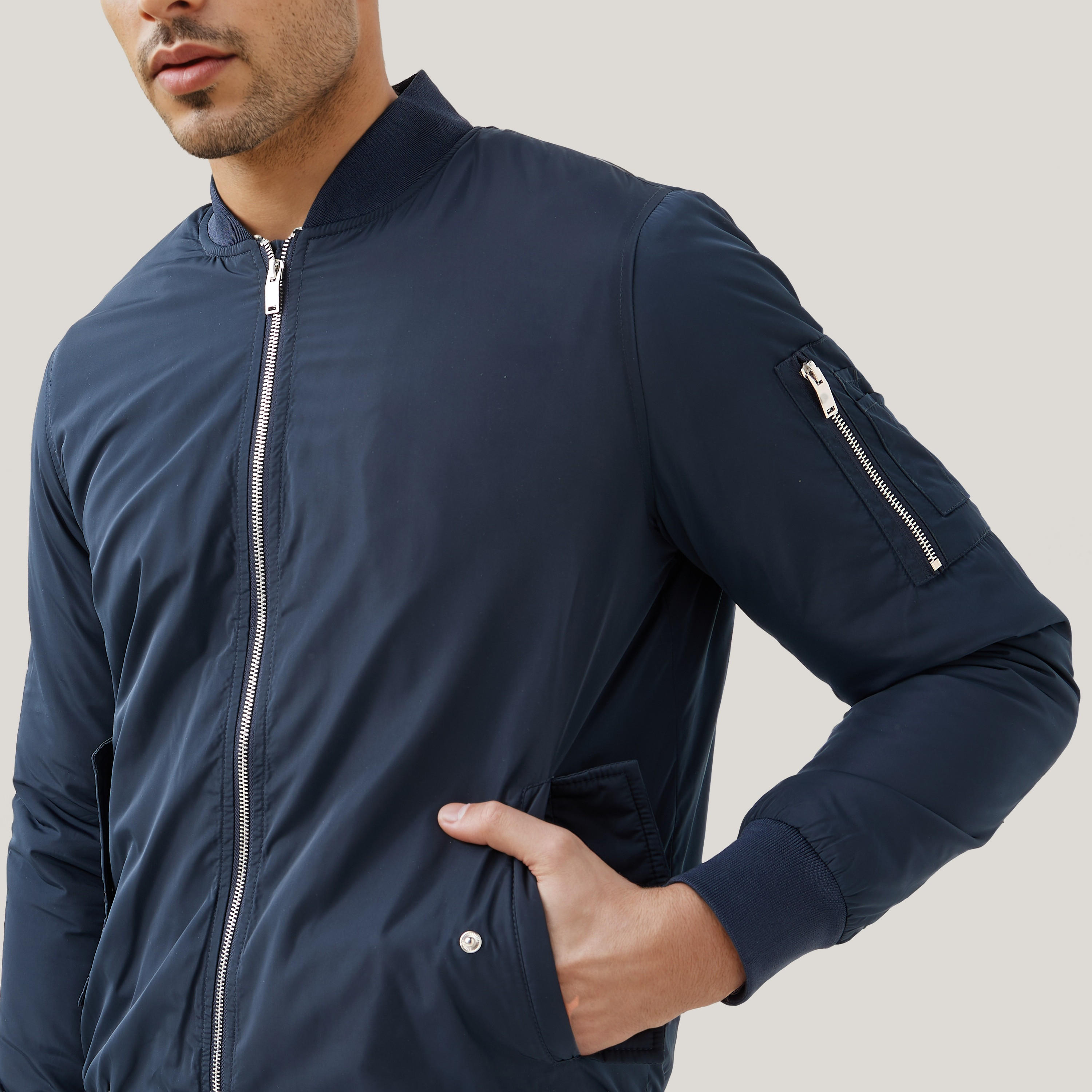 جاكيت بايكر خفيف الوزن بجيوب بسحاب-men-clothing-jacketsandblazers-jackets-image-2