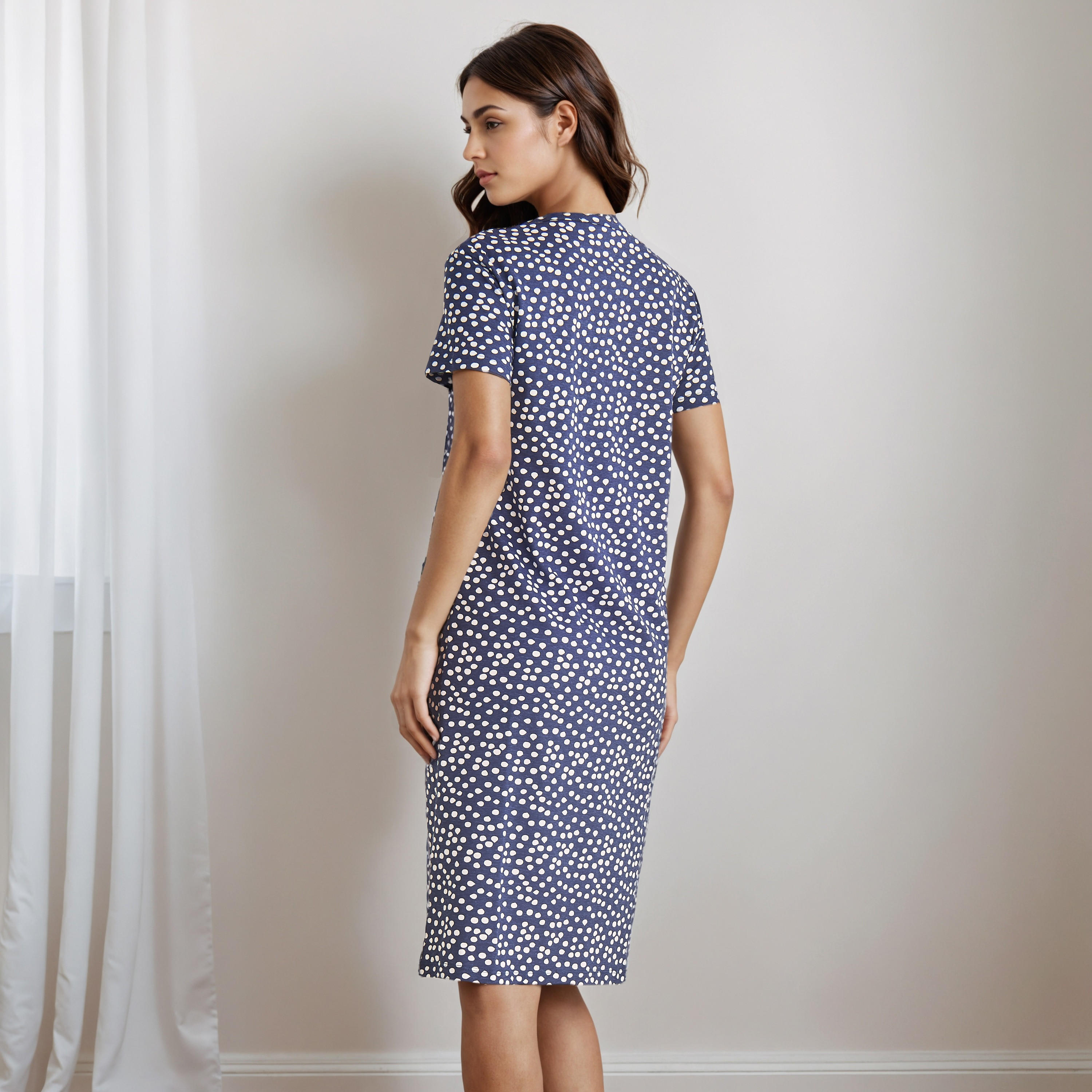 قميص نوم بطول الركبة بياقة مستديرة-women-clothing-nightwear-nighties-image-3