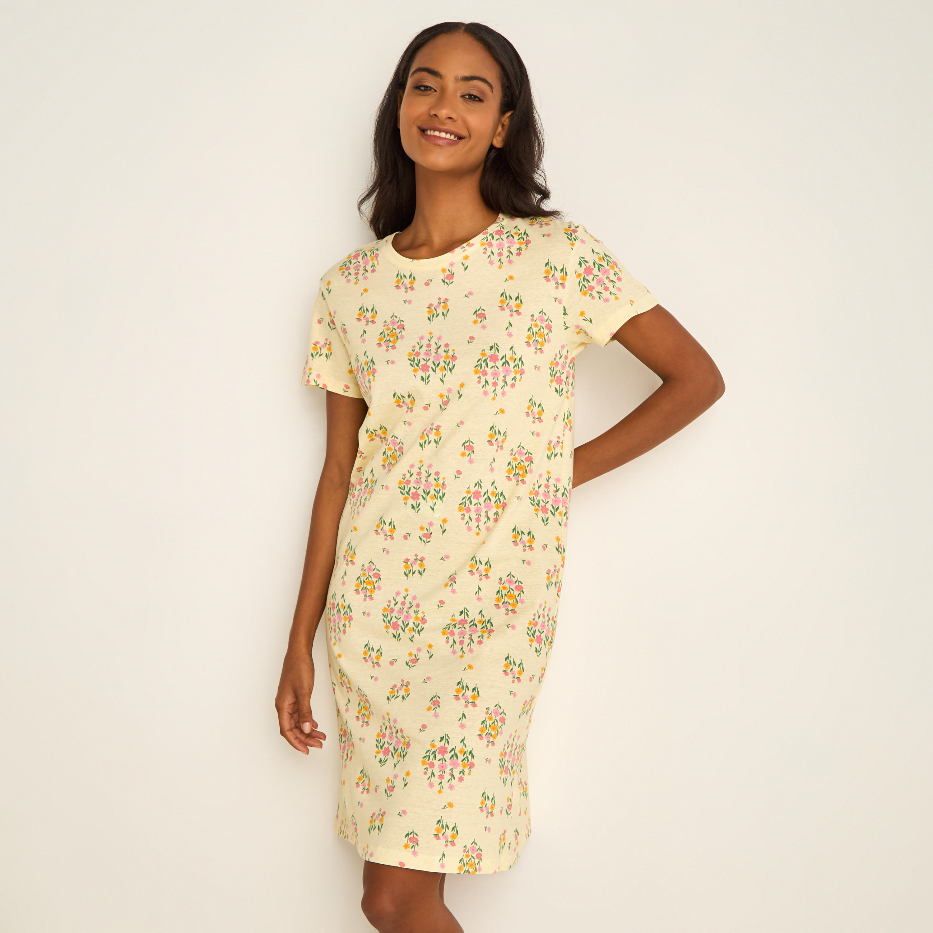 قميص نوم بطول الركبة وبياقة مستديرة-women-clothing-nightwear-nighties-image-1