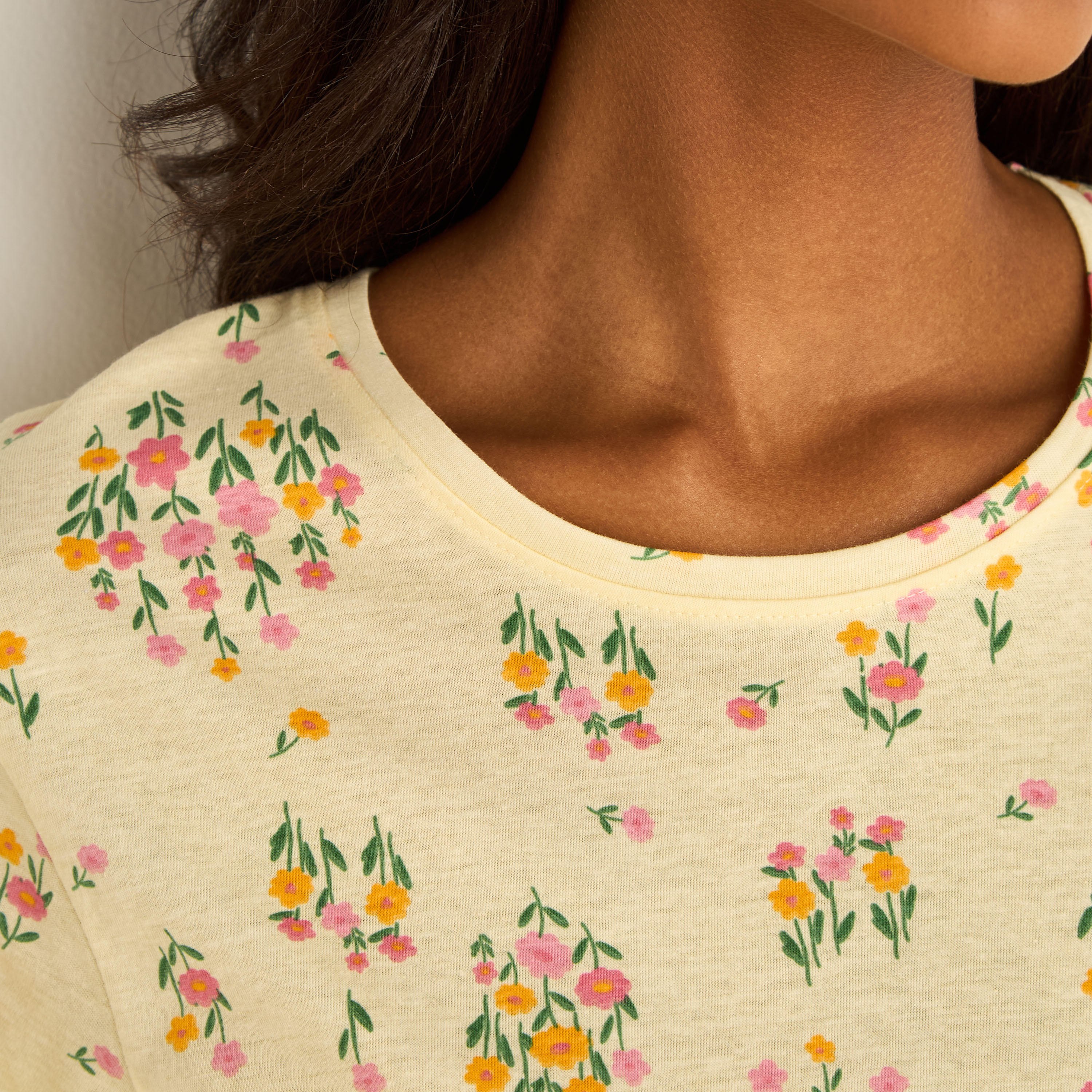 قميص نوم بطول الركبة وبياقة مستديرة-women-clothing-nightwear-nighties-image-5