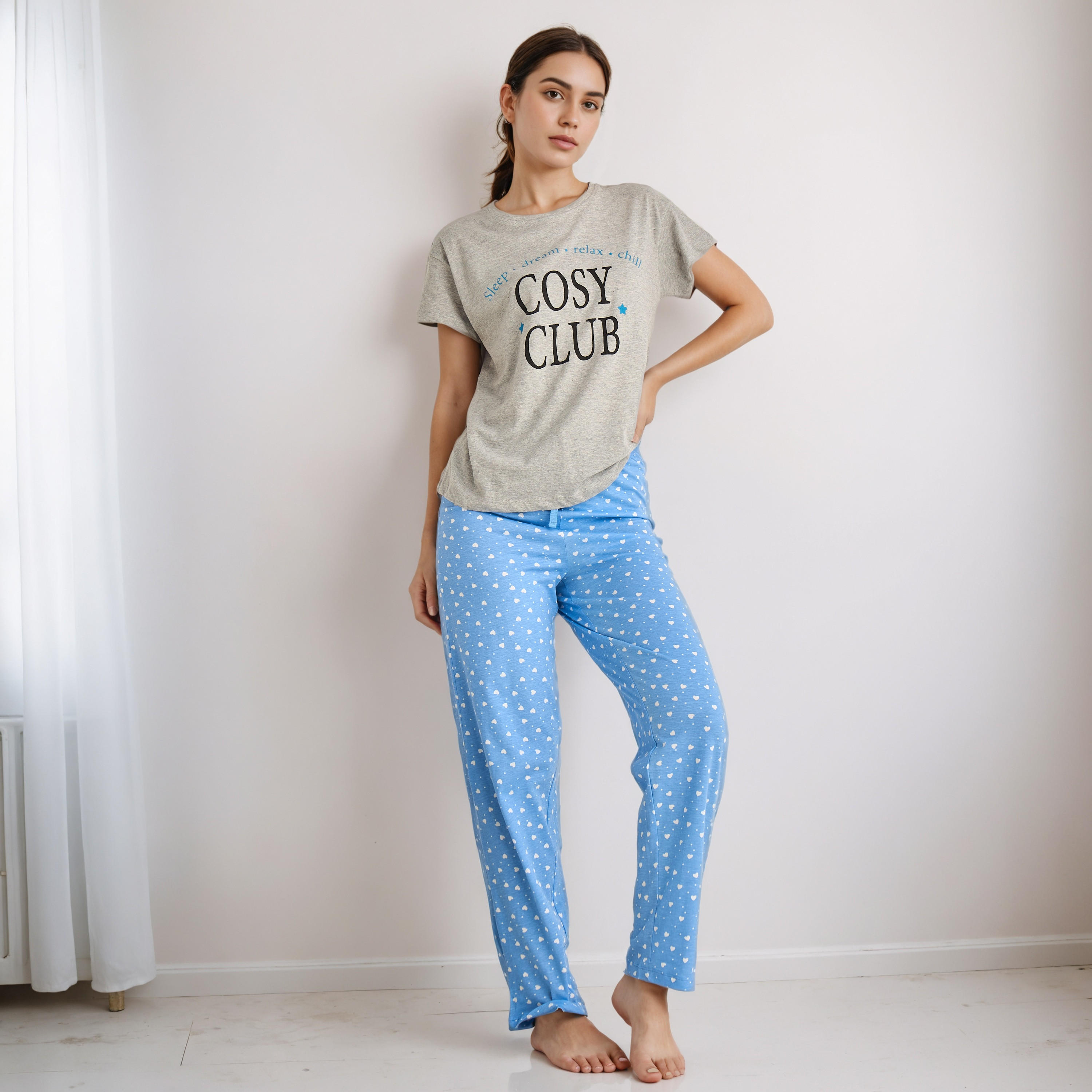 طقم تيشيرت وبنطلون بيجاما بطبعات-women-clothing-nightwear-pyjamas-longsets-image-1