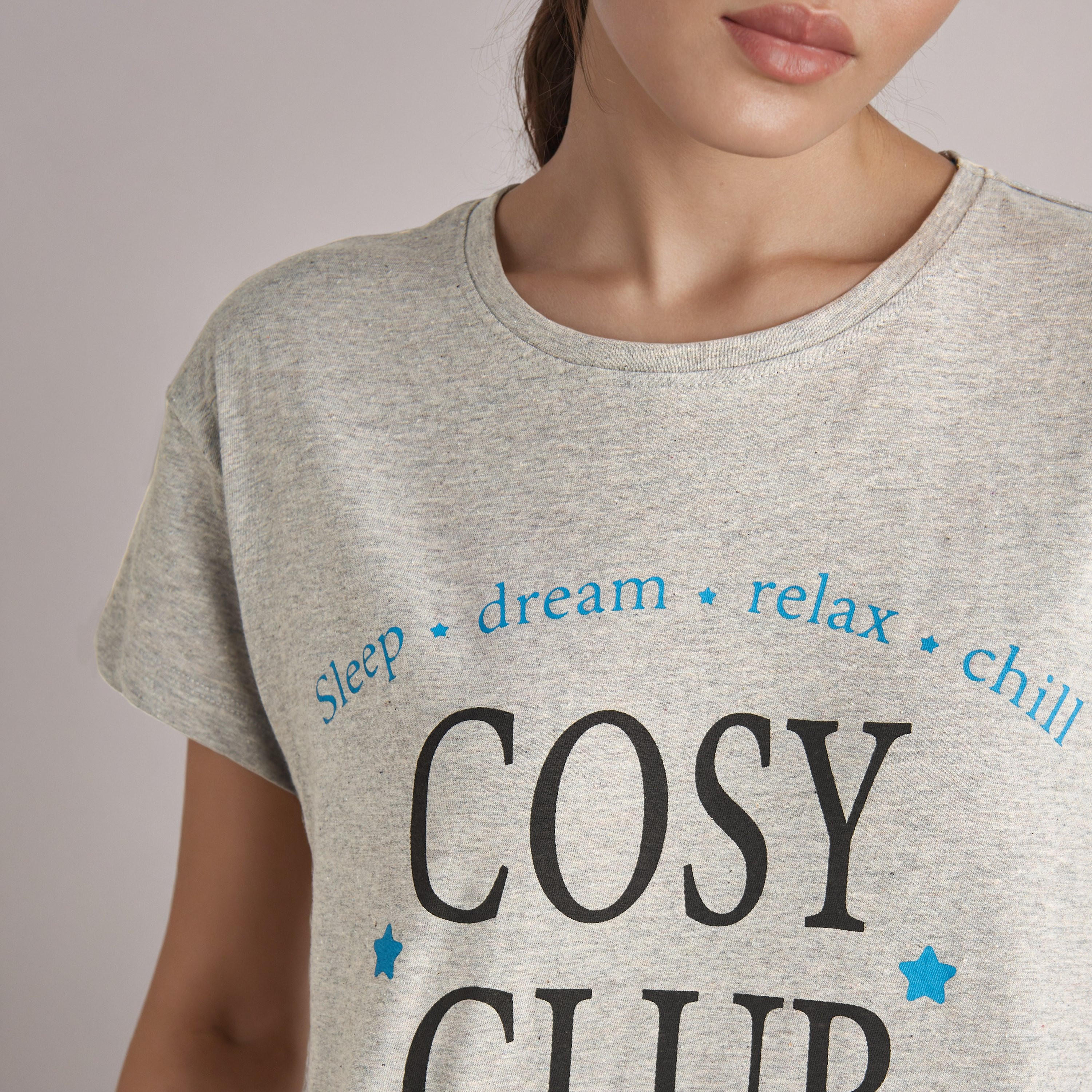 طقم تيشيرت وبنطلون بيجاما بطبعات-women-clothing-nightwear-pyjamas-longsets-image-5