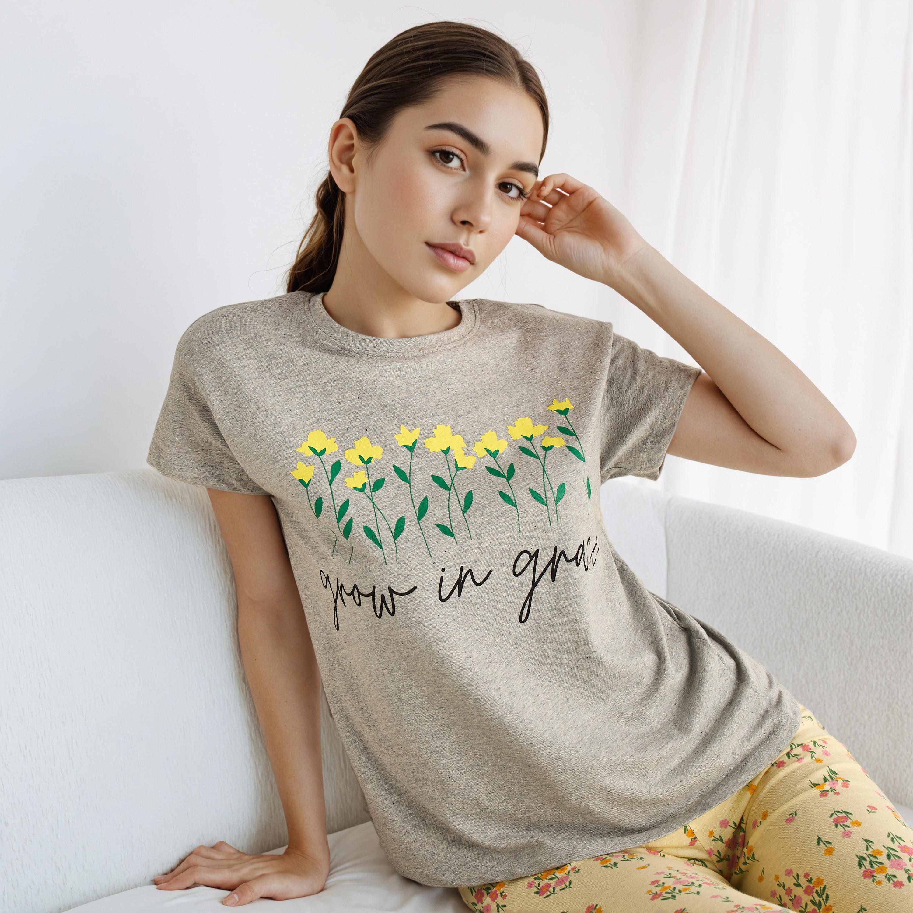 طقم تيشيرت وبنطلون بيجاما بطبعات-women-clothing-nightwear-pyjamas-longsets-image-5