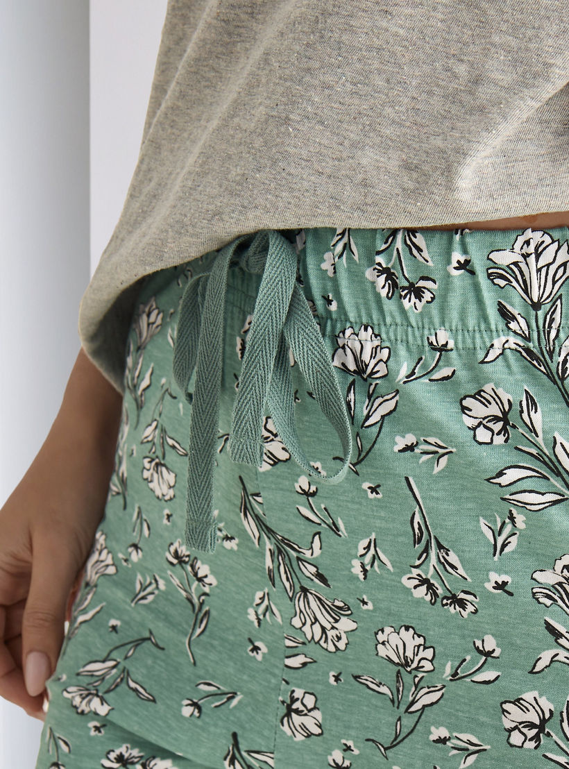 طقم تيشيرت وبنطلون بيجاما بطبعات-women-clothing-nightwear-pyjamas-longsets-image-5