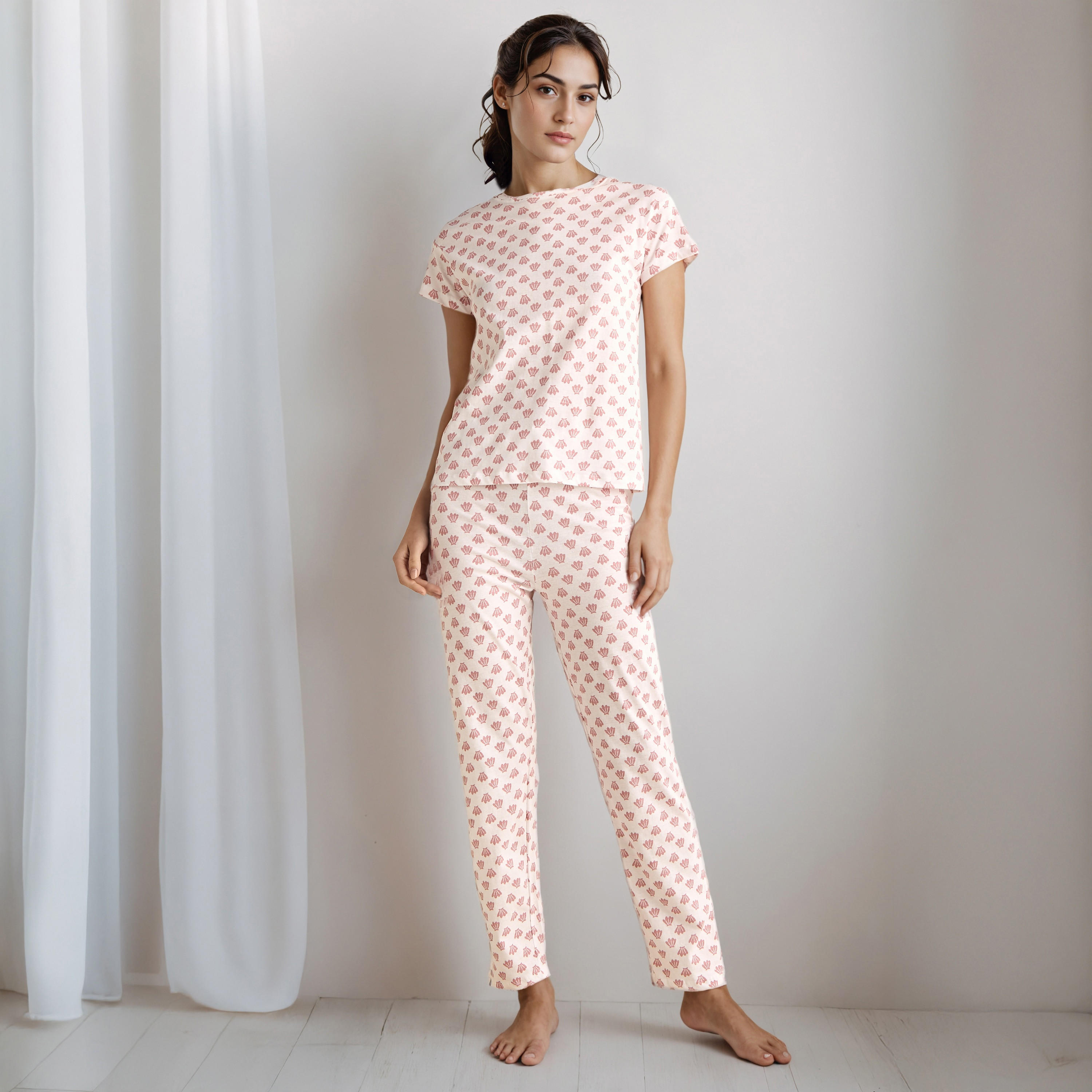 طقم تيشيرت وبنطلون بيجاما بطبعات-women-clothing-nightwear-pyjamas-longsets-image-1