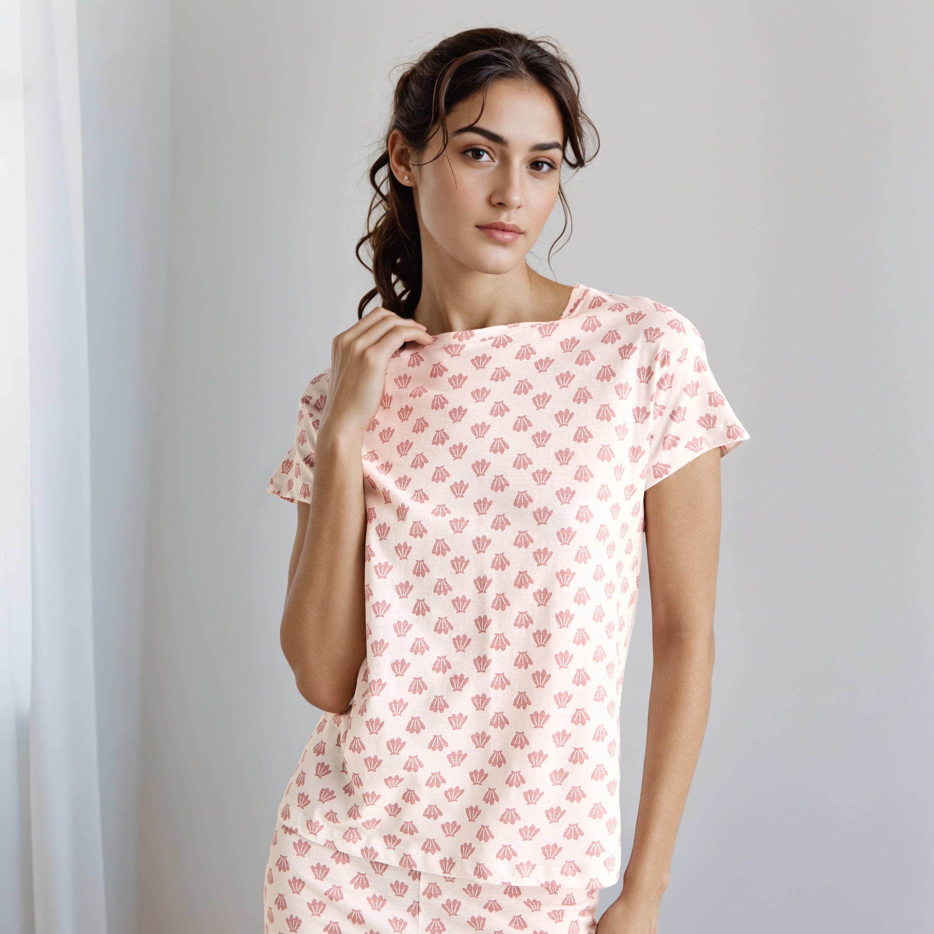 طقم تيشيرت وبنطلون بيجاما بطبعات-women-clothing-nightwear-pyjamas-longsets-image-2