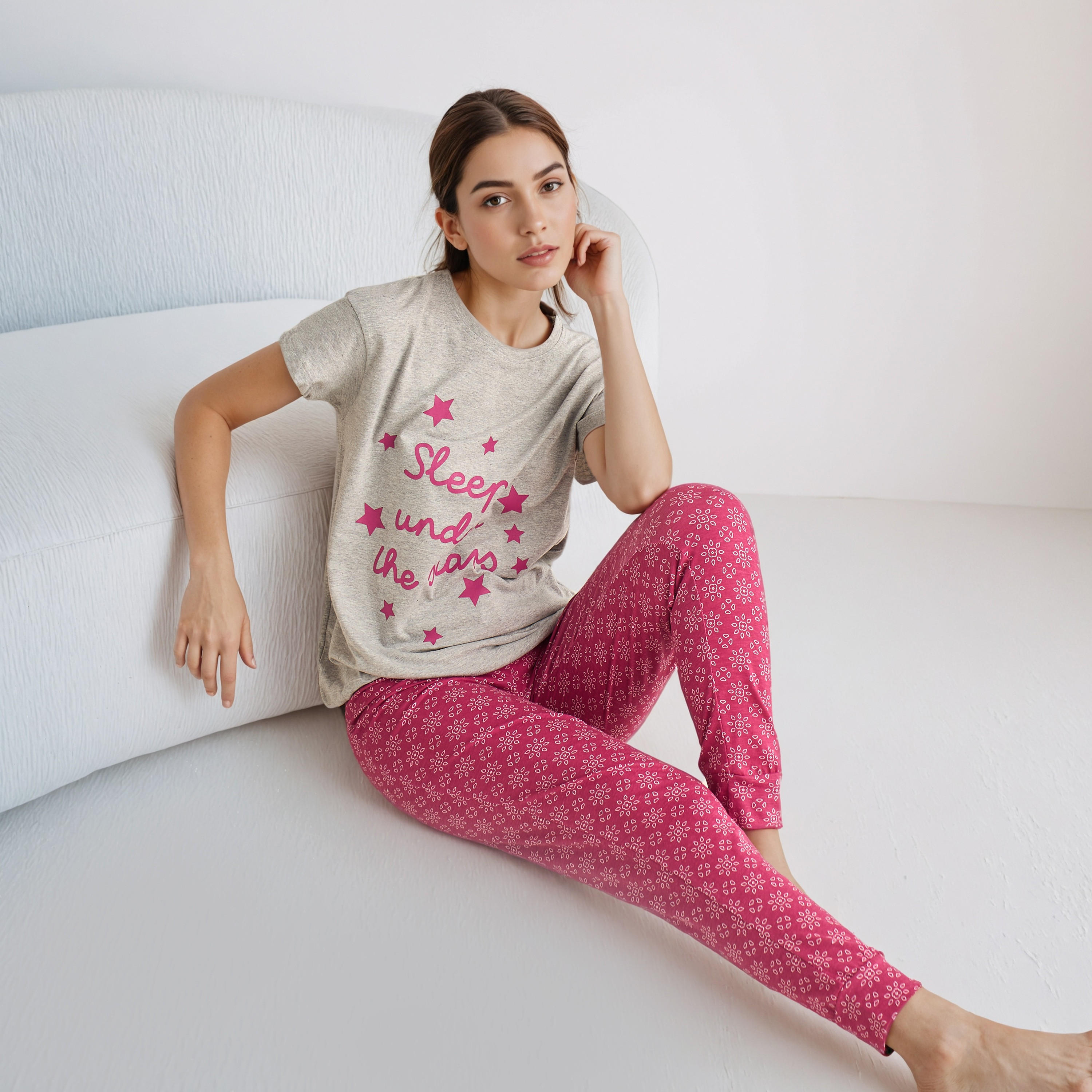 طقم بنطلون بيجاما وتيشيرت-women-clothing-nightwear-pyjamas-longsets-image-1