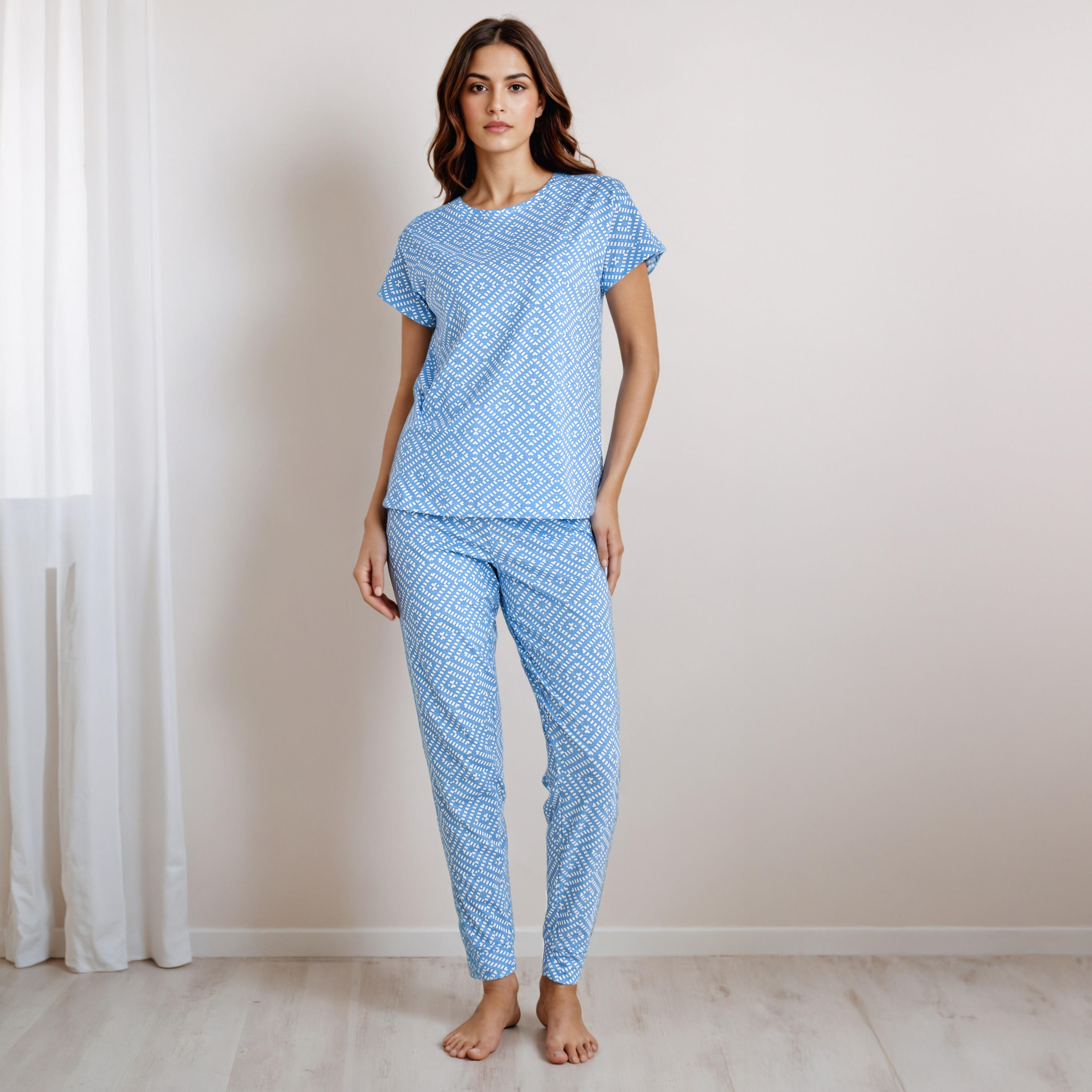 طقم بنطلون بيجاما وتيشيرت-women-clothing-nightwear-pyjamas-longsets-image-1