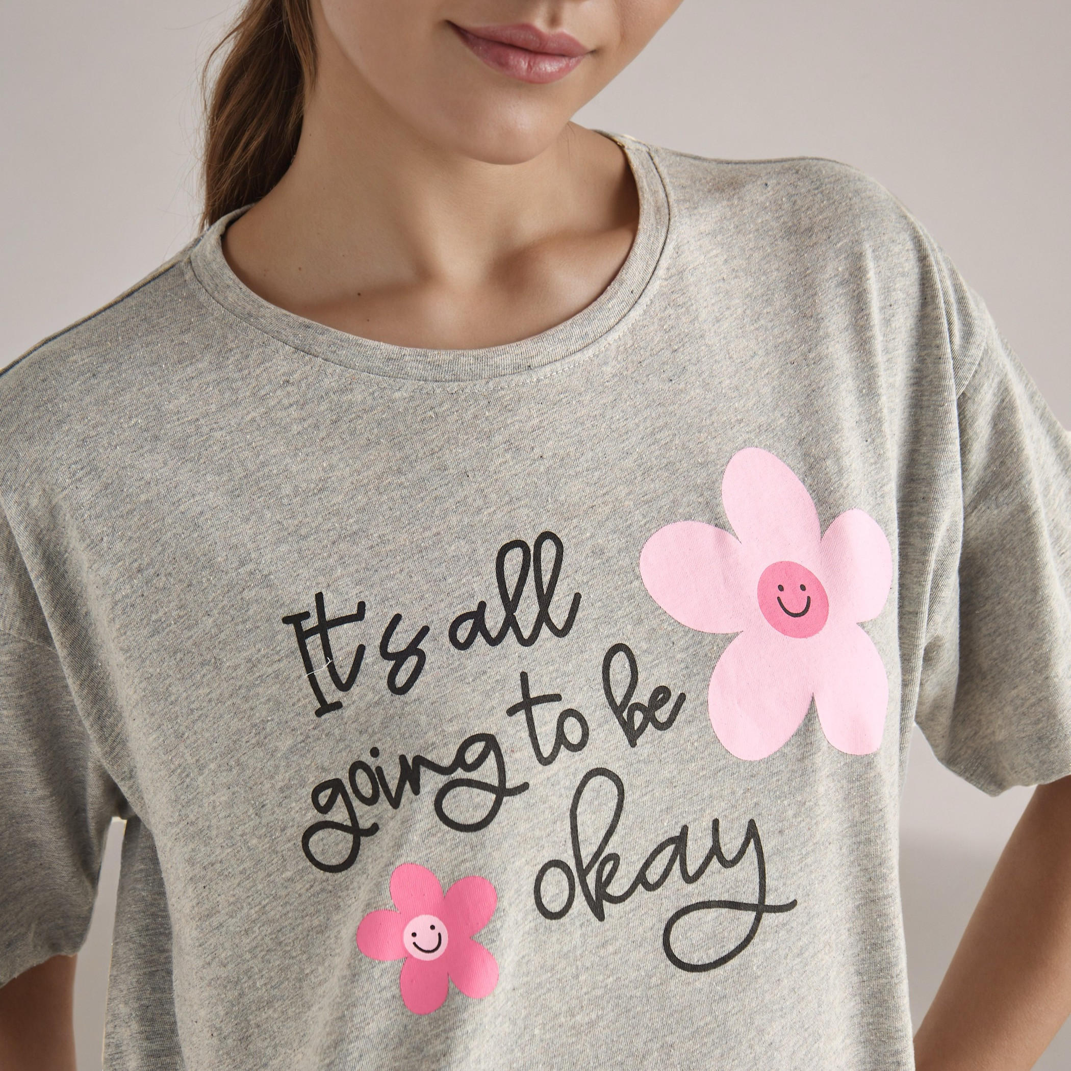 طقم شورت بيجاما وتيشيرت-women-clothing-nightwear-pyjamas-shortsets-image-2