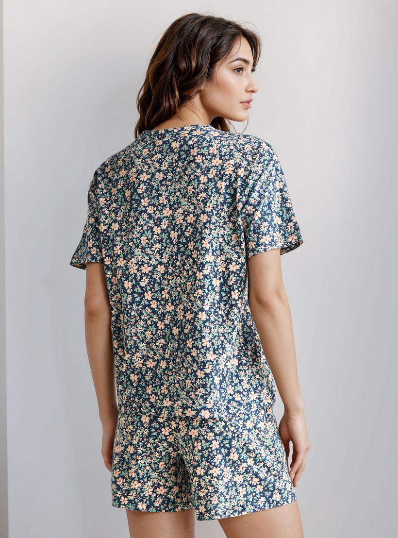 طقم شورت بيجاما وتيشيرت-women-clothing-nightwear-pyjamas-shortsets-image-3