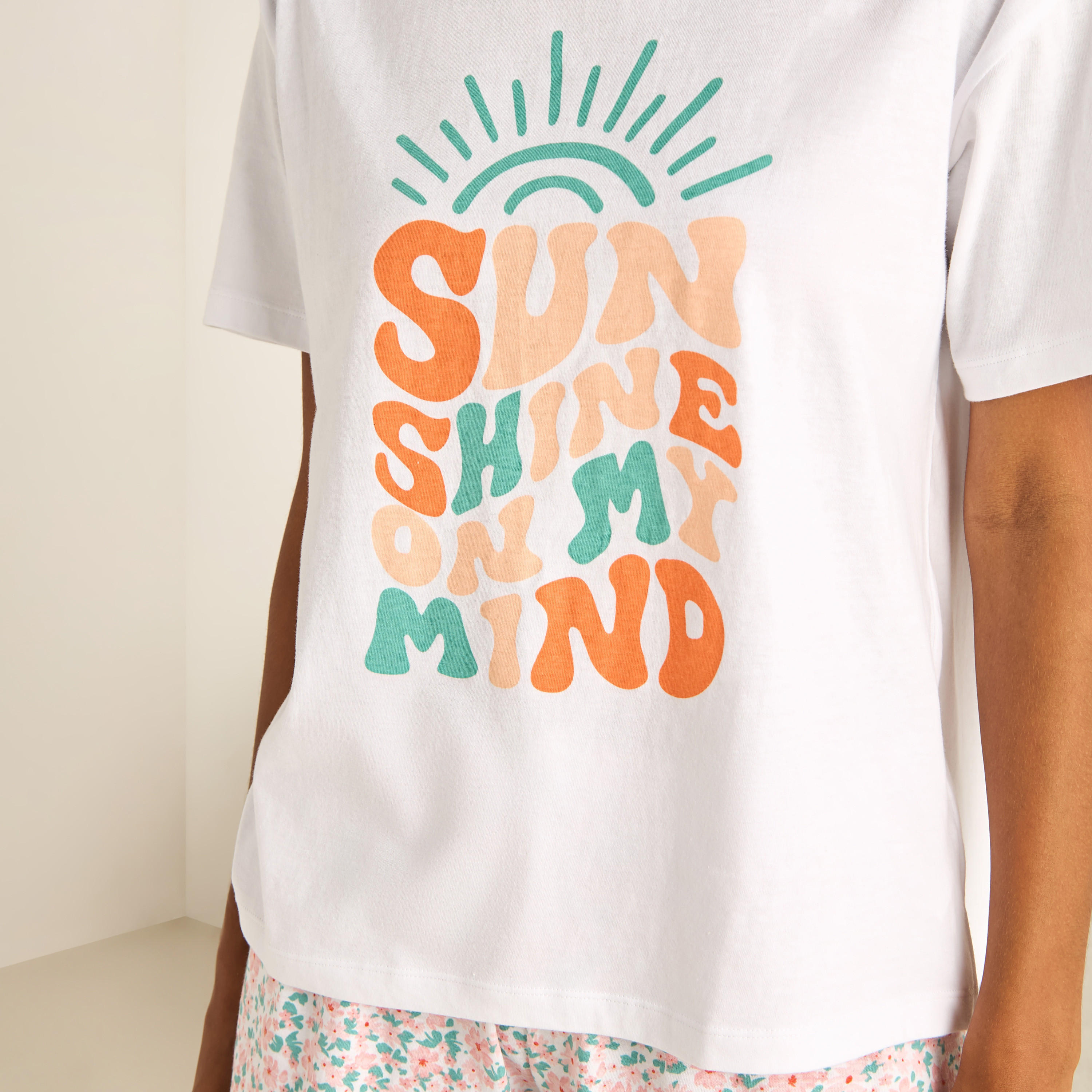 طقم شورت بيجاما وتيشيرت-women-clothing-nightwear-pyjamas-shortsets-image-2