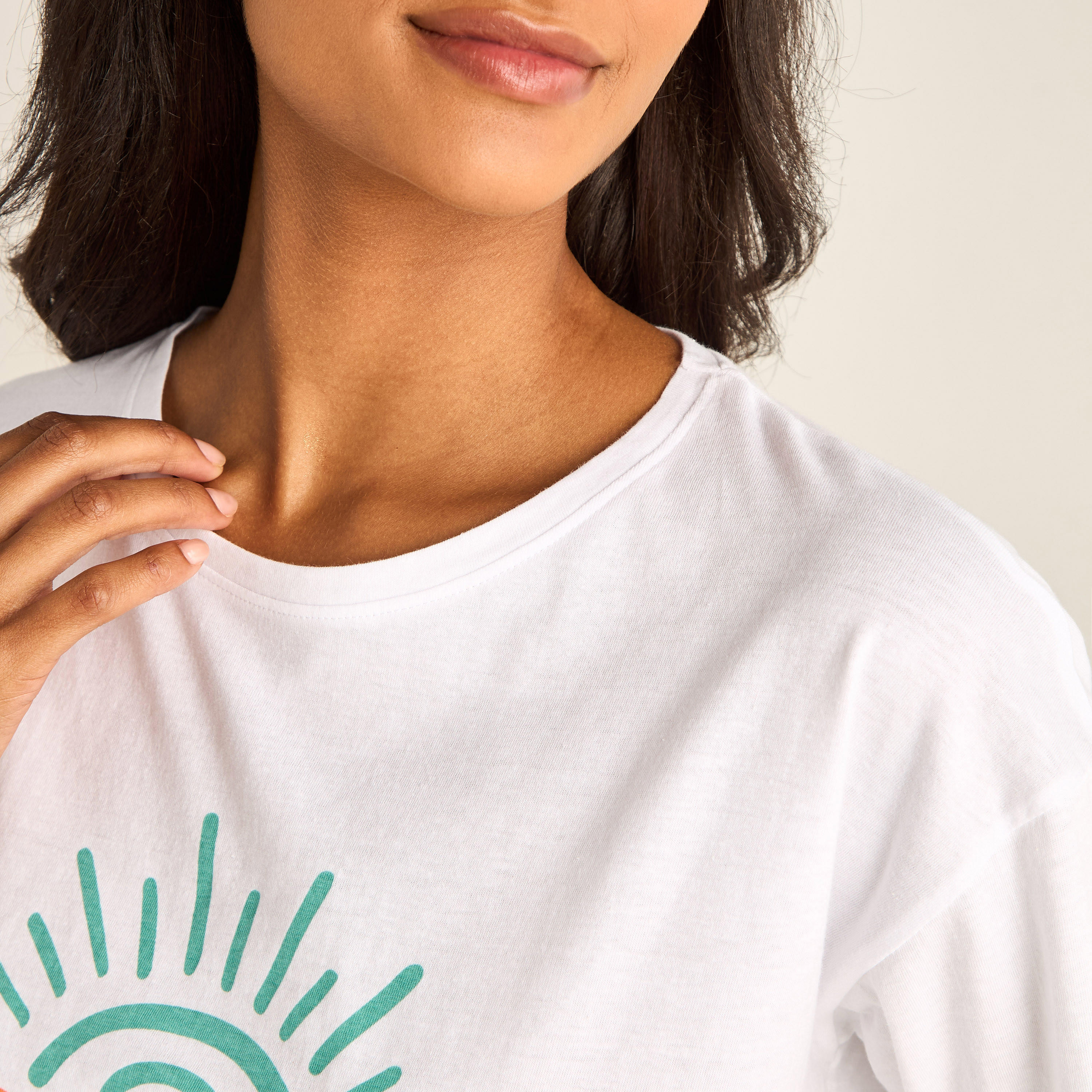 طقم شورت بيجاما وتيشيرت-women-clothing-nightwear-pyjamas-shortsets-image-1