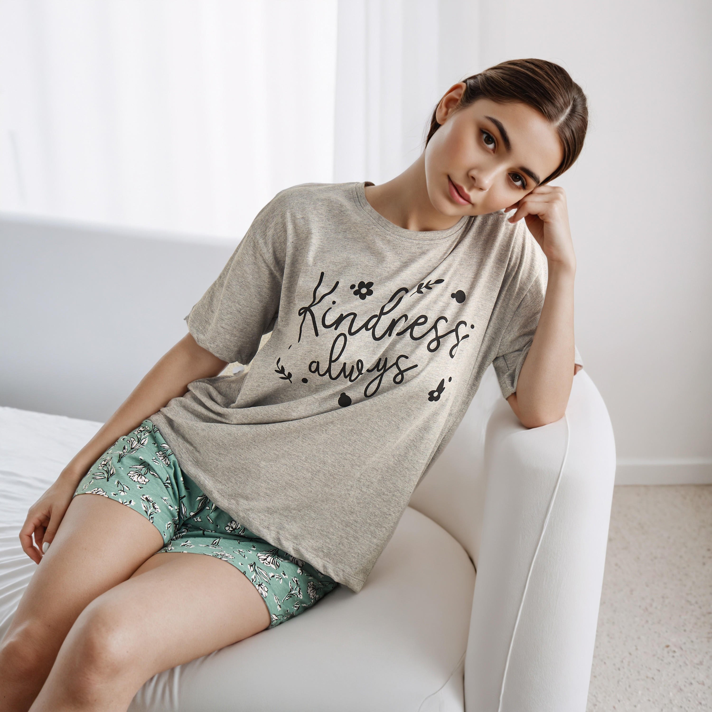 طقم شورت بيجاما وتيشيرت-women-clothing-nightwear-pyjamas-shortsets-image-1