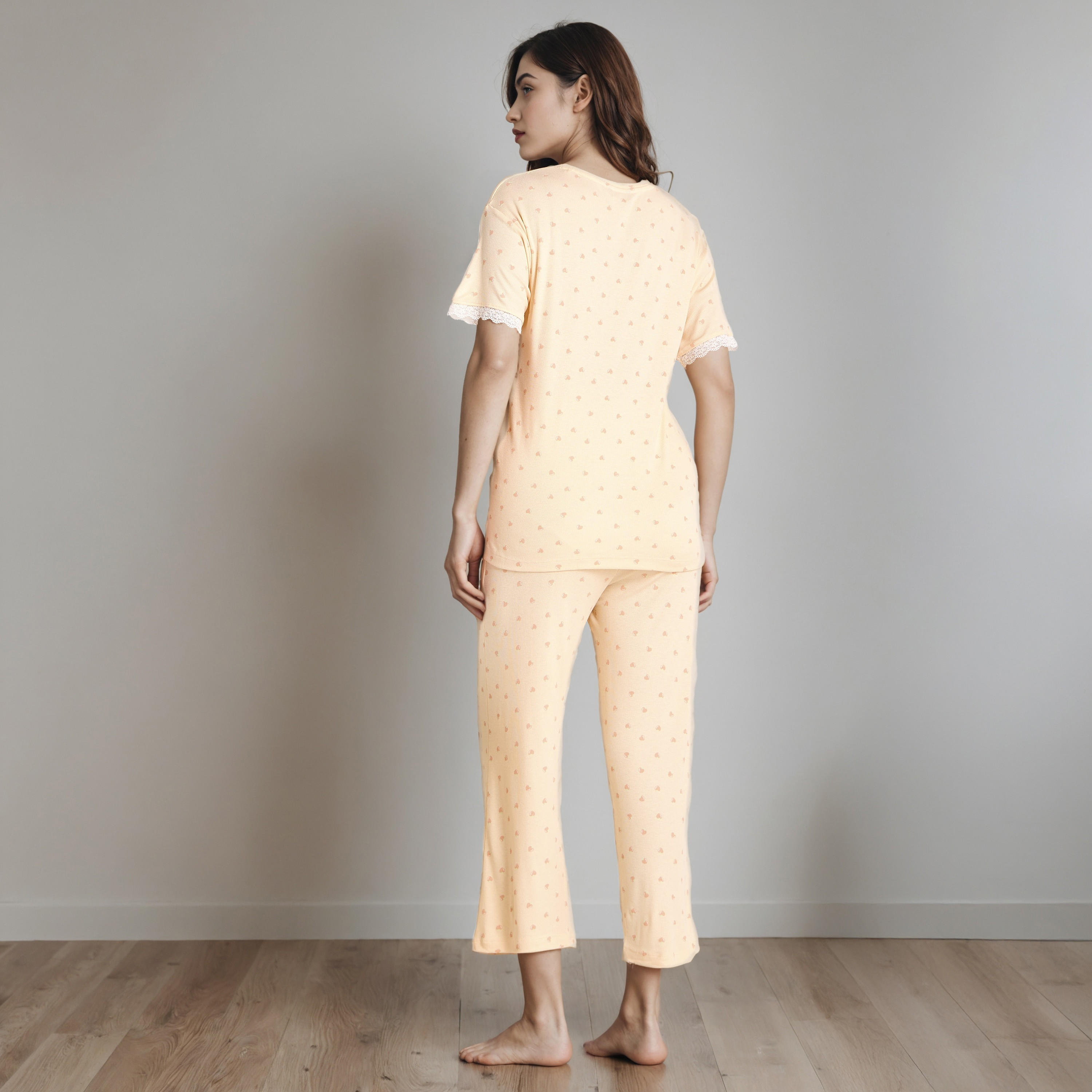 طقم تيشيرت وبنطلون بيجاما بطبعات-women-clothing-nightwear-pyjamas-longsets-image-3