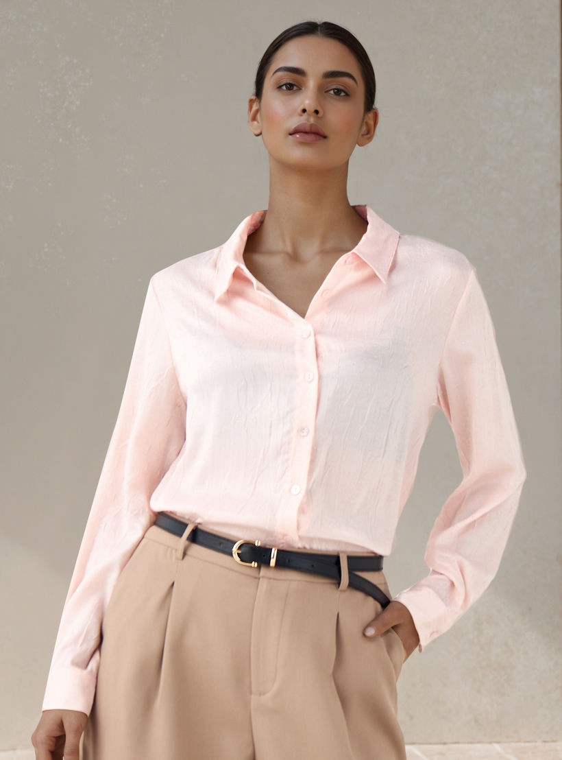 قميص فيسكوز بارز الملمس بقصة عادية وياقة-women-clothing-shirtsandblouses-shirts-image-1