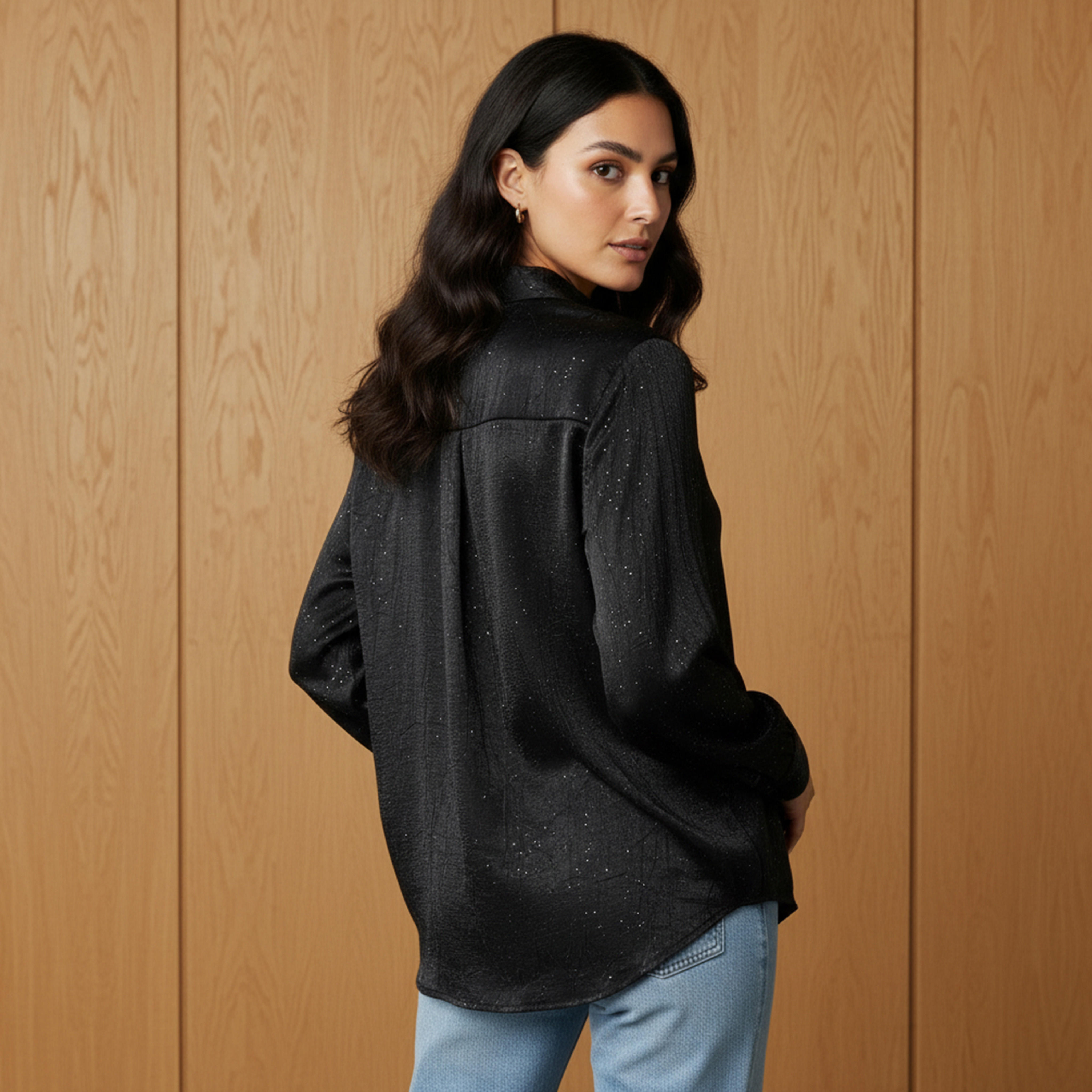 قميص فيسكوز بارز الملمس بقصة عادية وياقة-women-clothing-shirtsandblouses-shirts-image-3