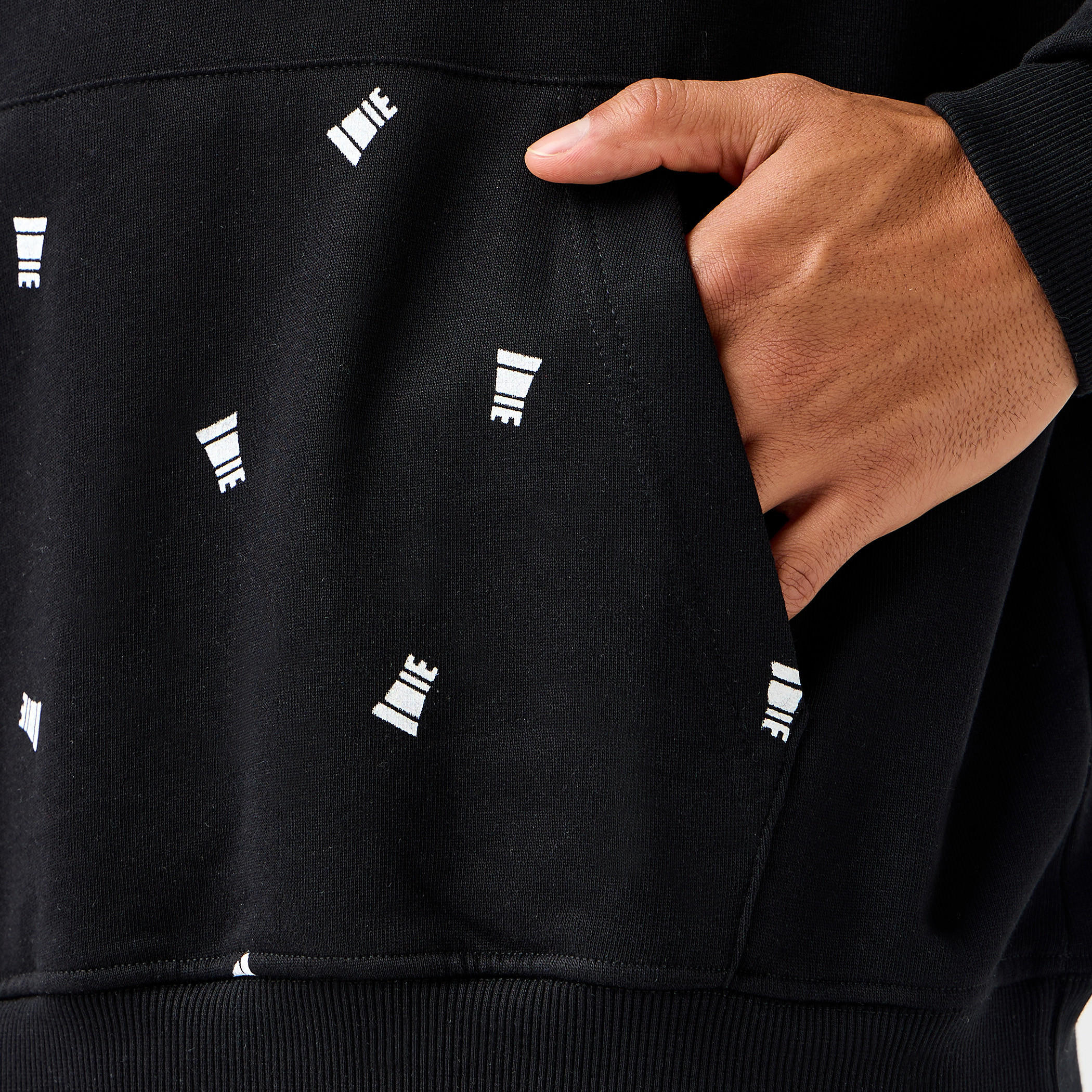 هودي رجالي فضفاض بطبعات-men-winterwear-hoodiesandsweatshirts-image-2