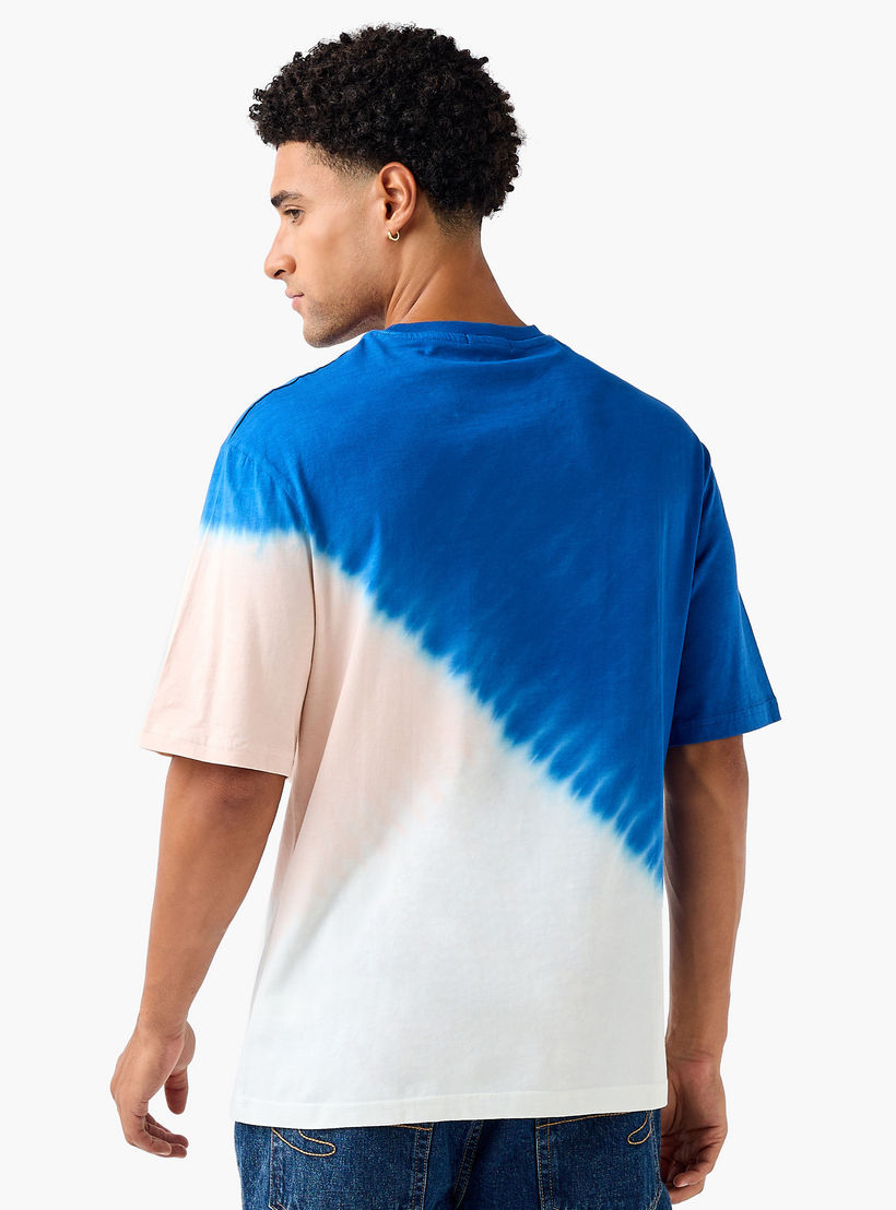 تيشيرت مصبوغ بقصة عادية وياقة ضيقة وأكمام قصيرة للرجال-men-clothing-tshirtsandpolos-tshirts-image-3