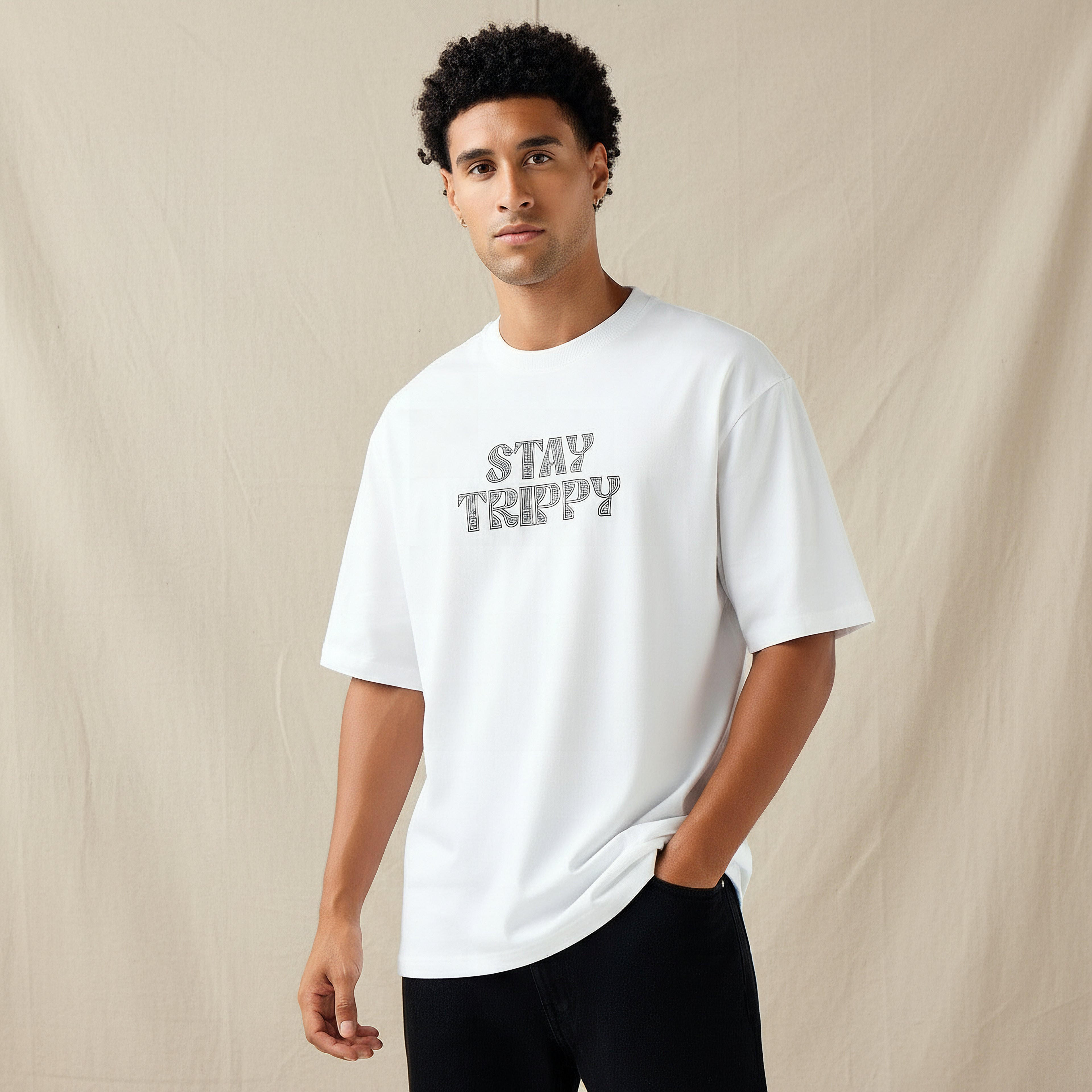 تيشيرت بقصة عادية وياقة ضيقة وأكمام قصيرة للرجال-men-clothing-tshirtsandpolos-tshirts-image-3