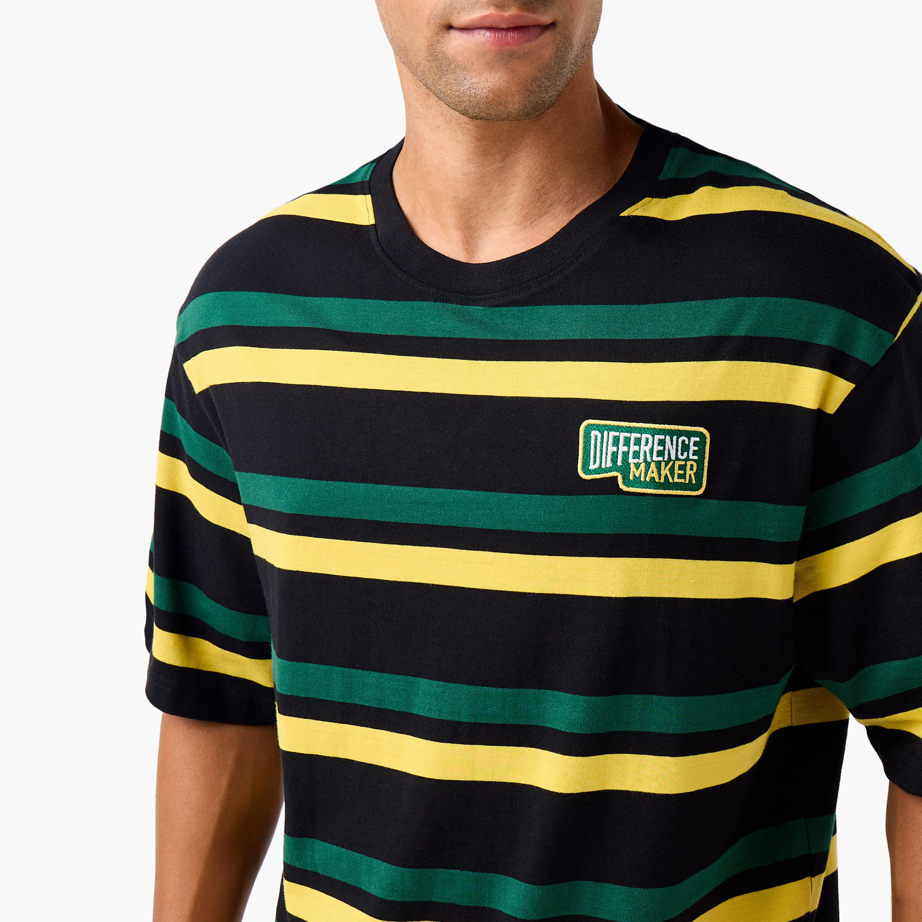 تيشيرت مخطط بقصة عادية وياقة ضيقة وأكمام قصيرة للرجال-men-clothing-tshirtsandpolos-tshirts-image-4