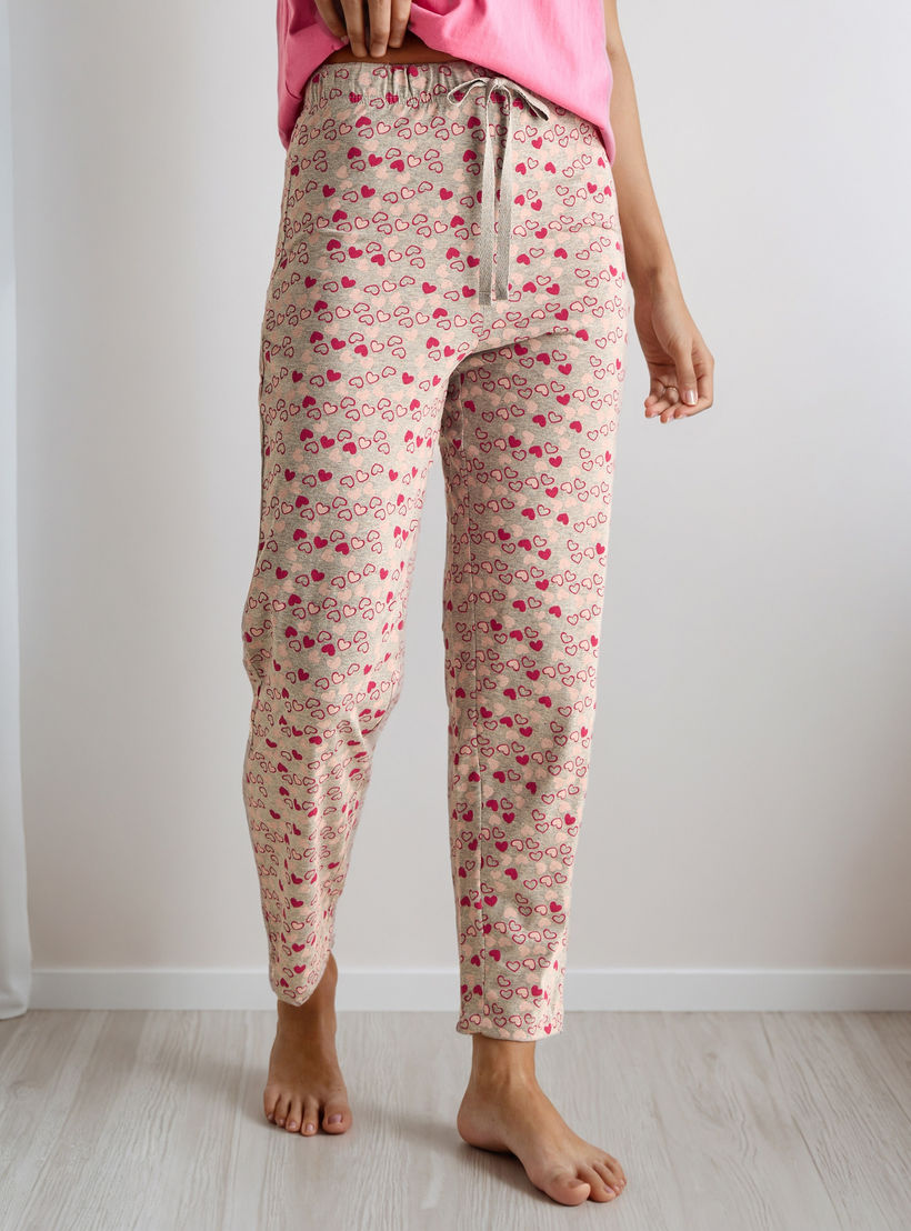 طقم تيشيرت بياقة مستديرة وبنطلون بيجاما بطبعات-women-clothing-nightwear-pyjamas-longsets-image-4