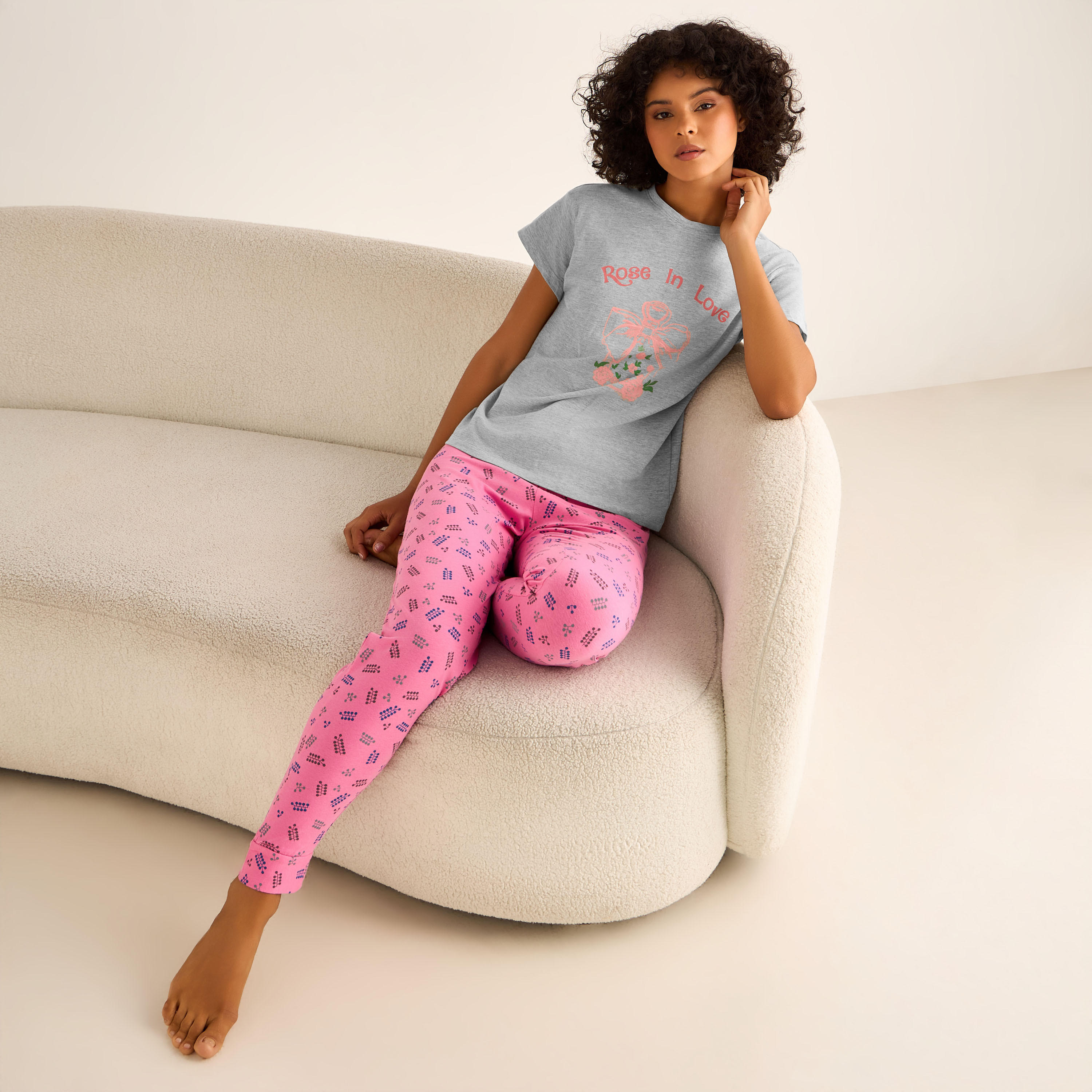 طقم بيجاما تيشيرت وبنطلون-women-clothing-nightwear-pyjamas-longsets-image-1