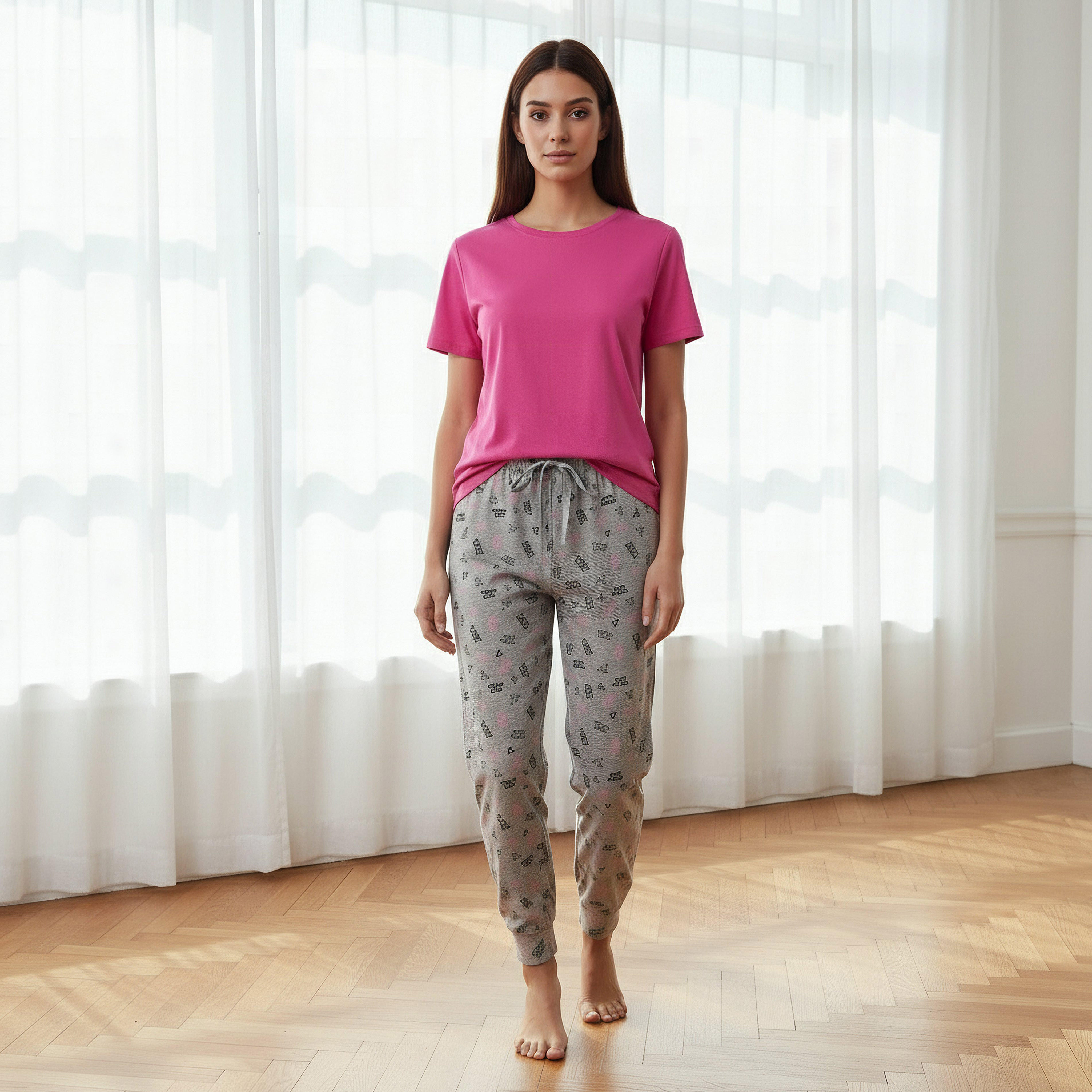 طقم بيجاما بتصميم زهري من تيشيرت وبنطلون-women-clothing-nightwear-pyjamas-longsets-image-1