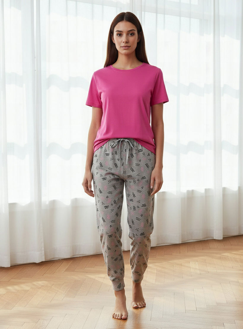 طقم بيجاما بتصميم زهري من تيشيرت وبنطلون-women-clothing-nightwear-pyjamas-longsets-image-1
