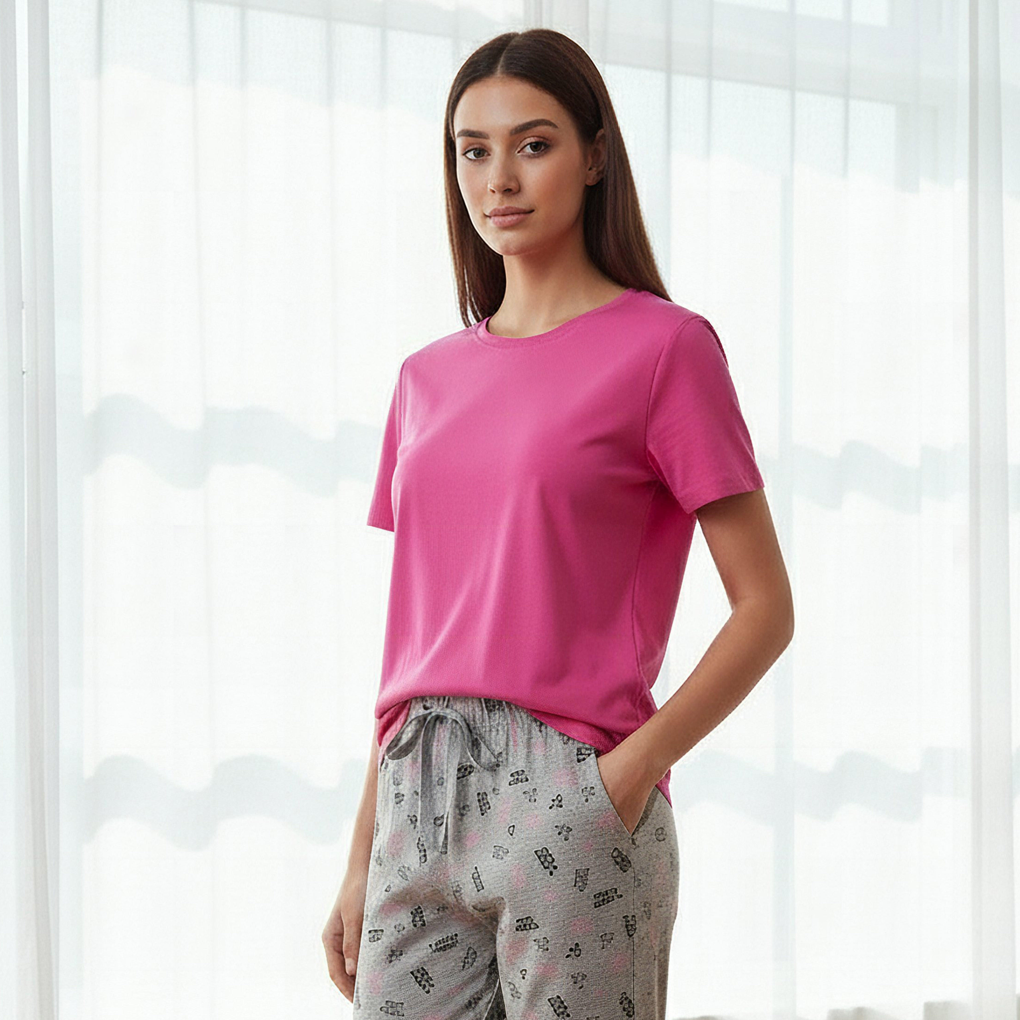 طقم بيجاما بتصميم زهري من تيشيرت وبنطلون-women-clothing-nightwear-pyjamas-longsets-image-2