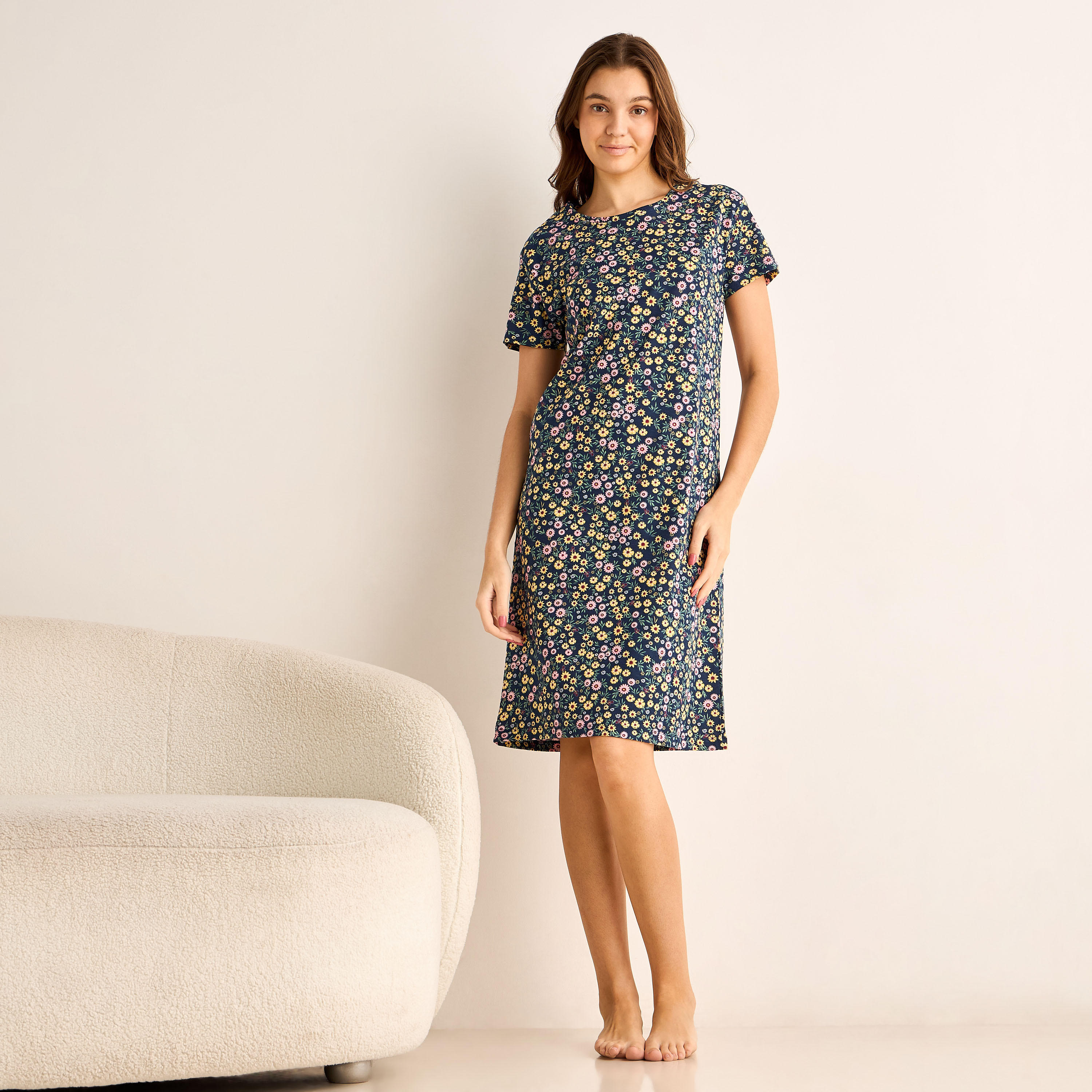 قميص نوم بطبعات زهرية وأكمام قصيرة-women-clothing-nightwear-nighties-image-2