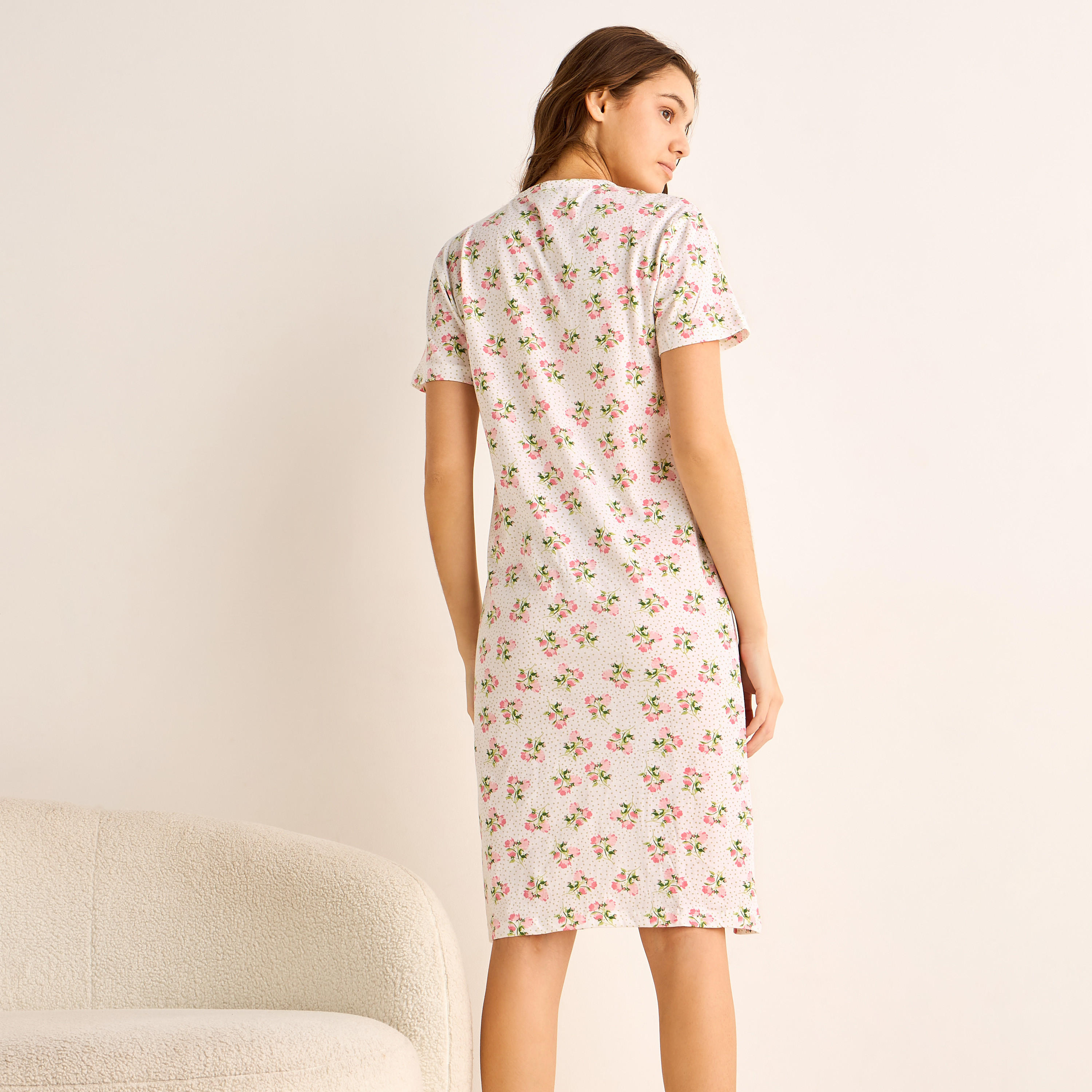 قميص نوم بطبعات وأكمام قصيرة-women-clothing-nightwear-nighties-image-2