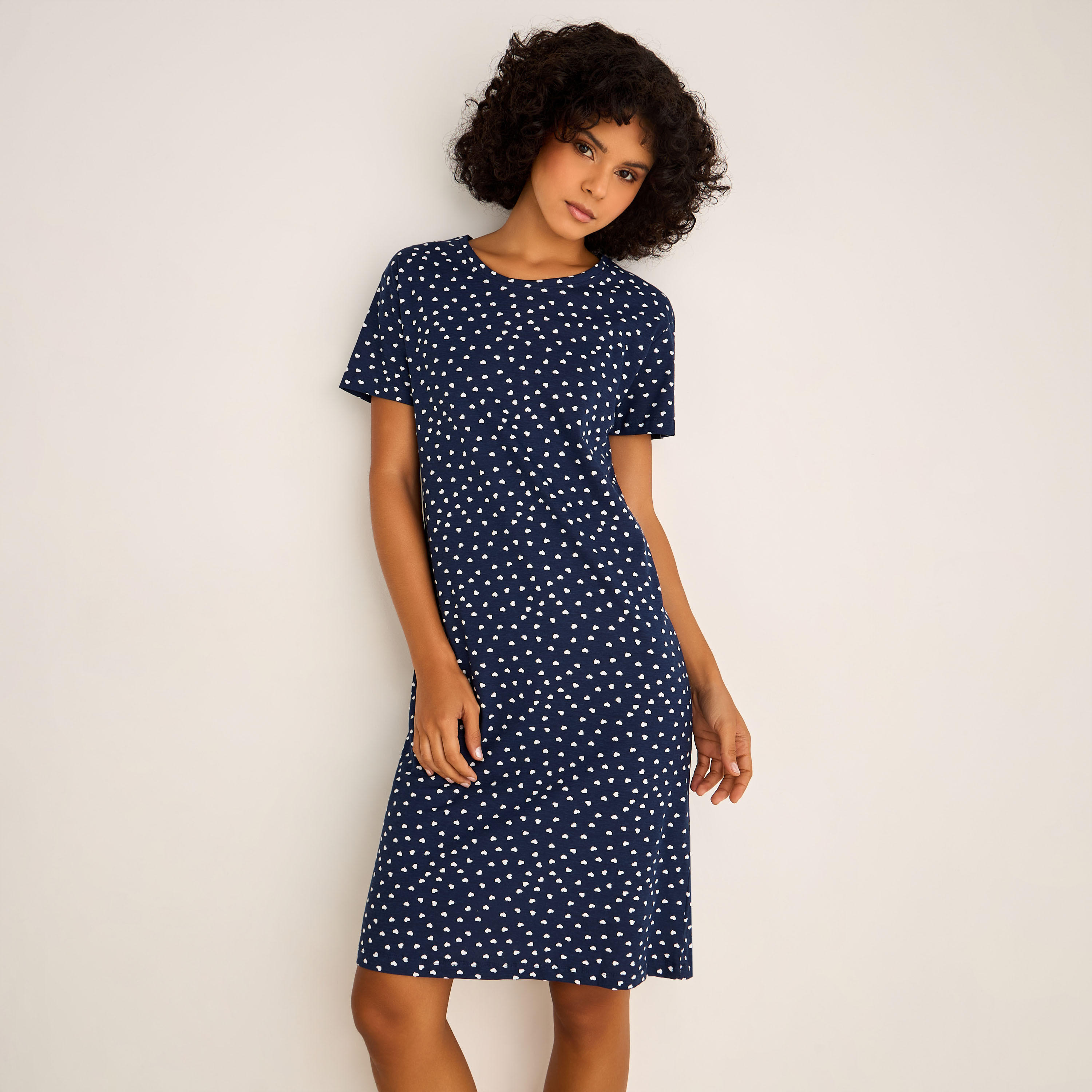 قميص نوم بطبعات وأكمام قصيرة-women-clothing-nightwear-nighties-image-1