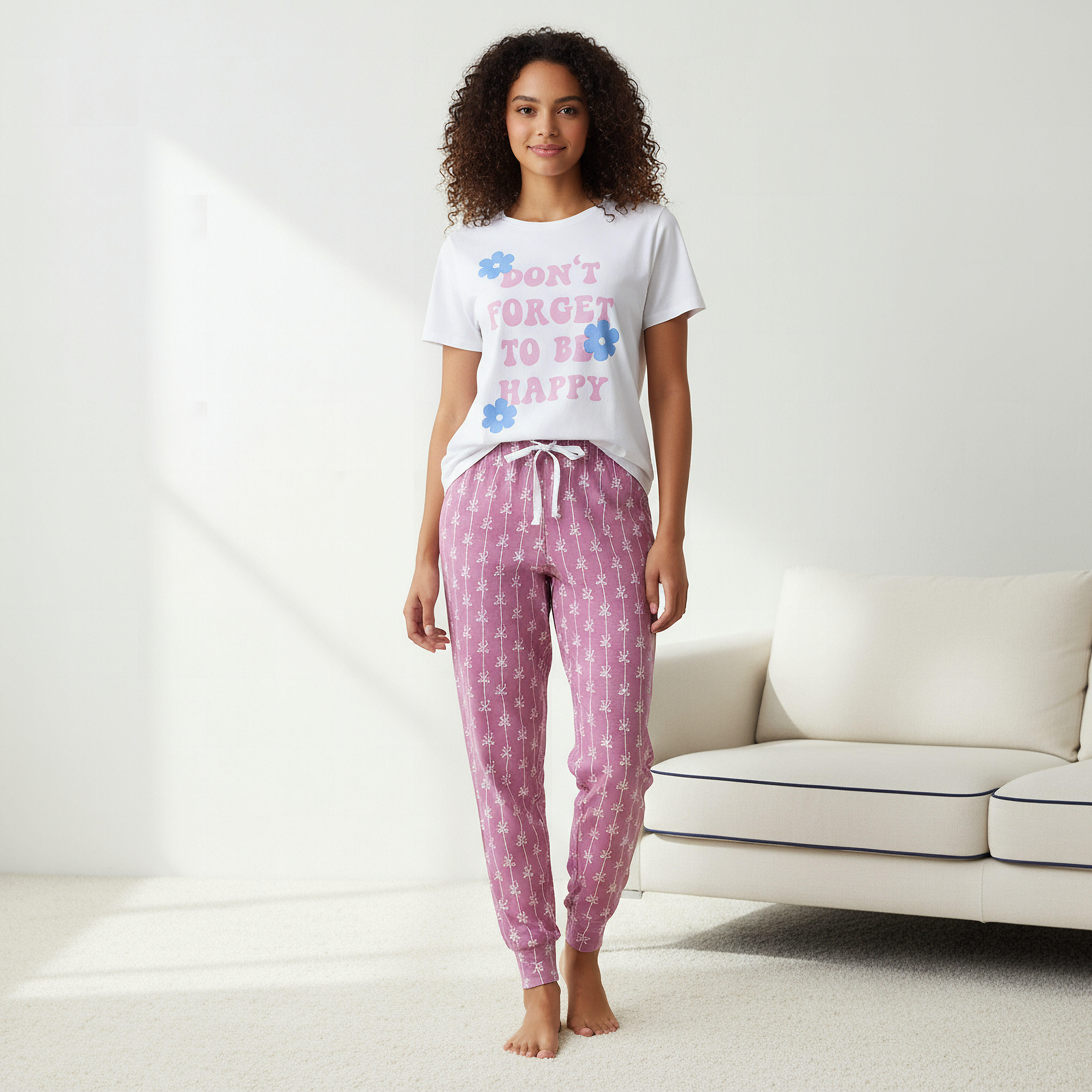 طقم تيشيرت وبنطلون بيجاما بطبعات-women-clothing-nightwear-pyjamas-longsets-image-1