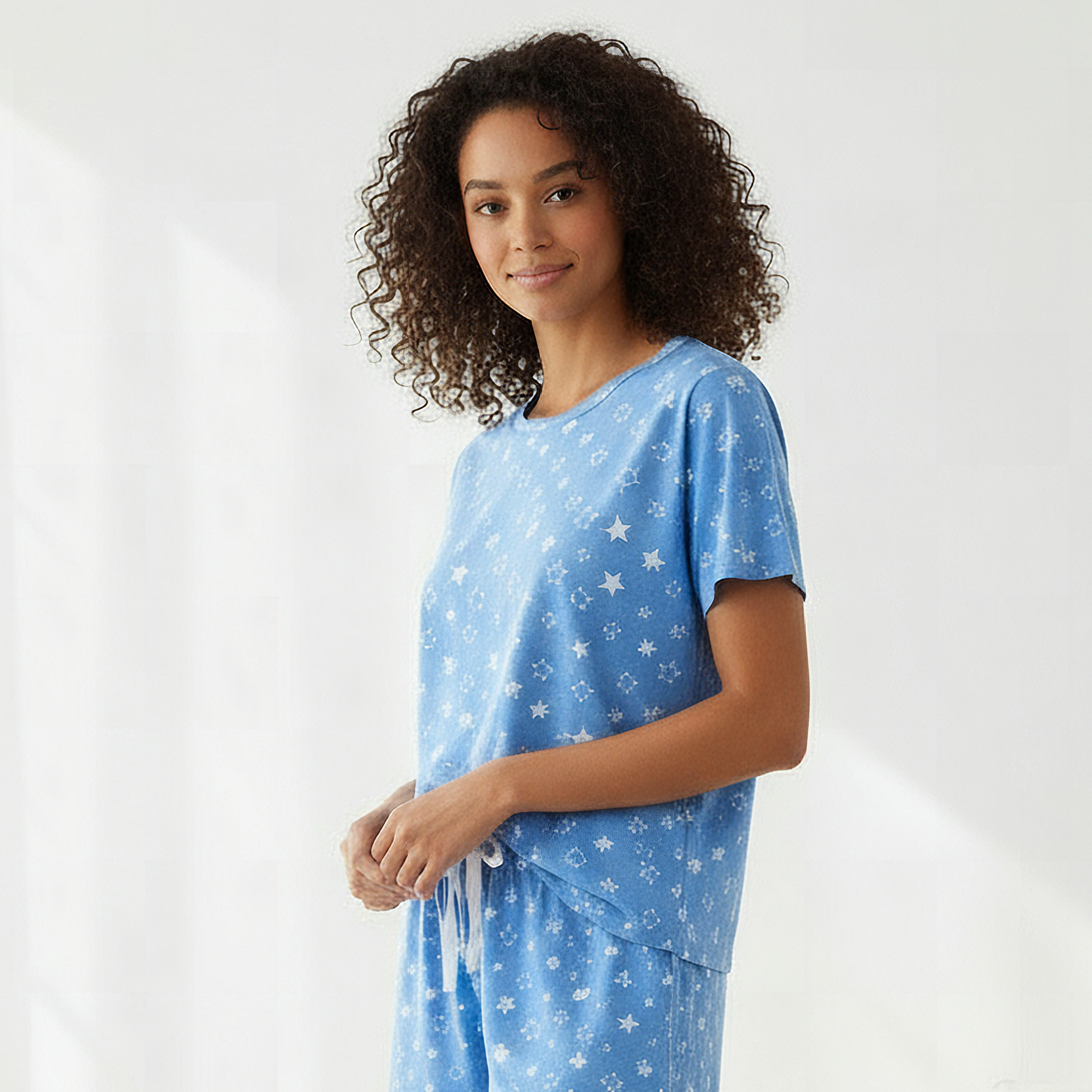 طقم بيجاما تيشيرت وشورت بطبعات-women-clothing-nightwear-pyjamas-shortsets-image-2