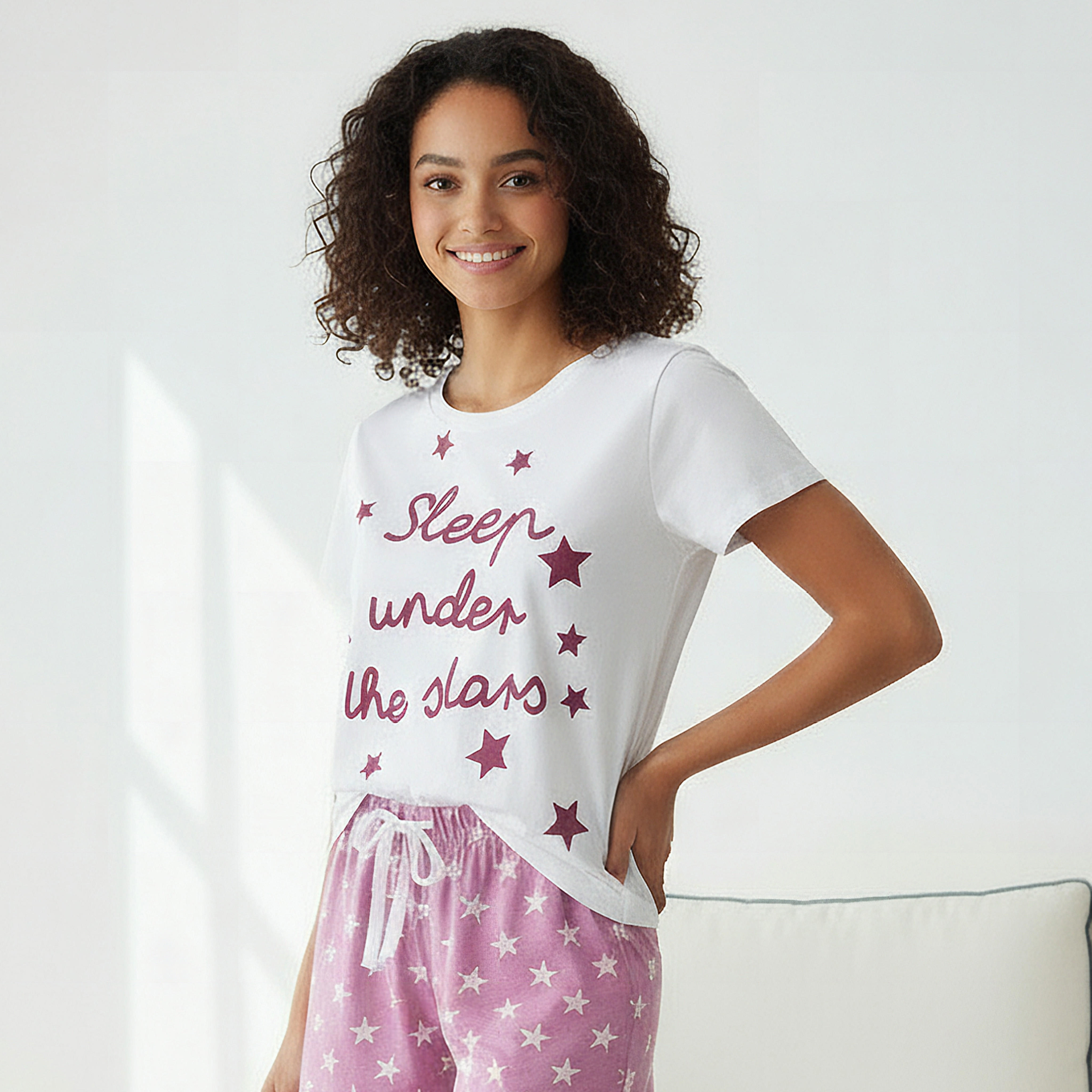 طقم بيجاما تيشيرت وشورت بطبعات-women-clothing-nightwear-pyjamas-shortsets-image-2