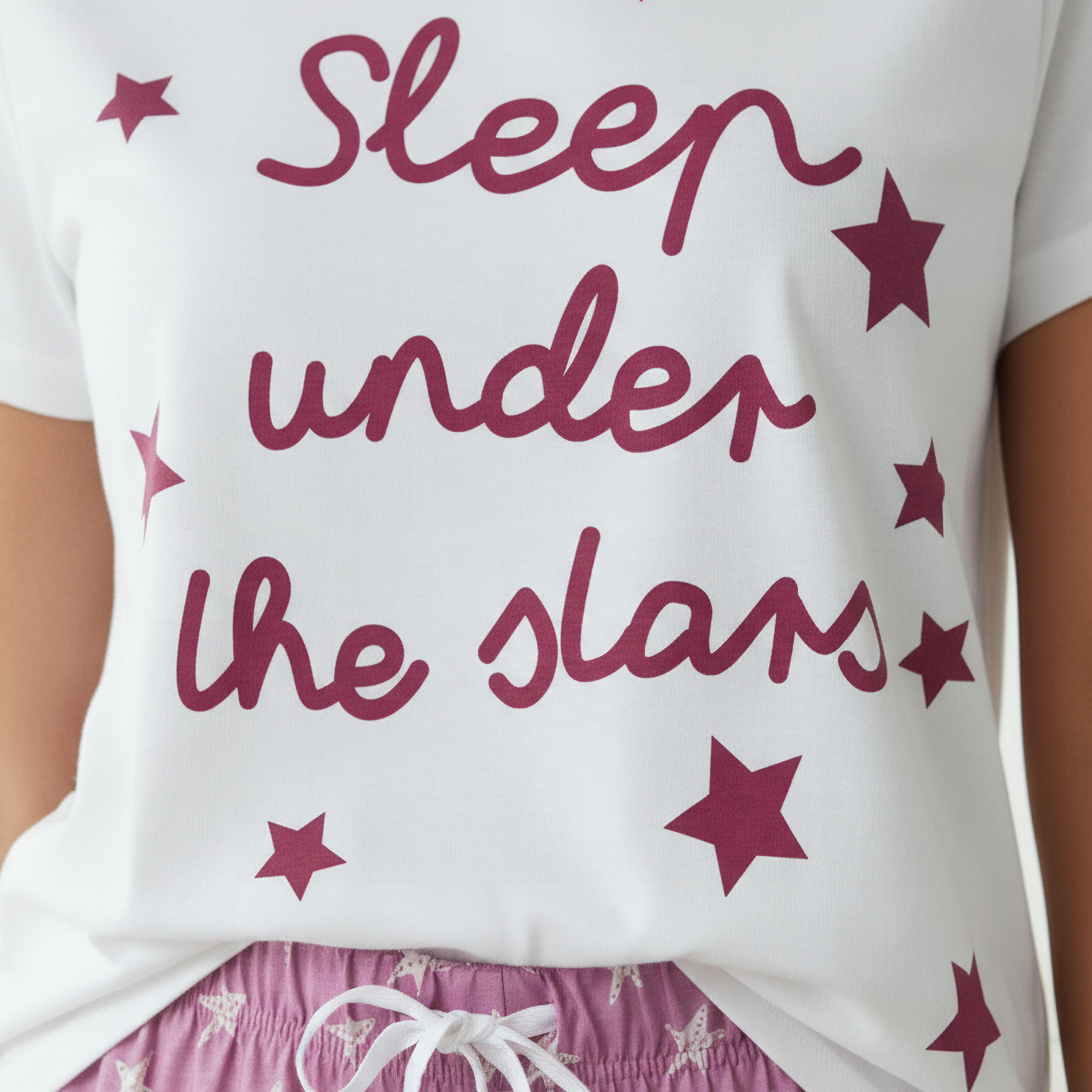 طقم بيجاما تيشيرت وشورت بطبعات-women-clothing-nightwear-pyjamas-shortsets-image-5