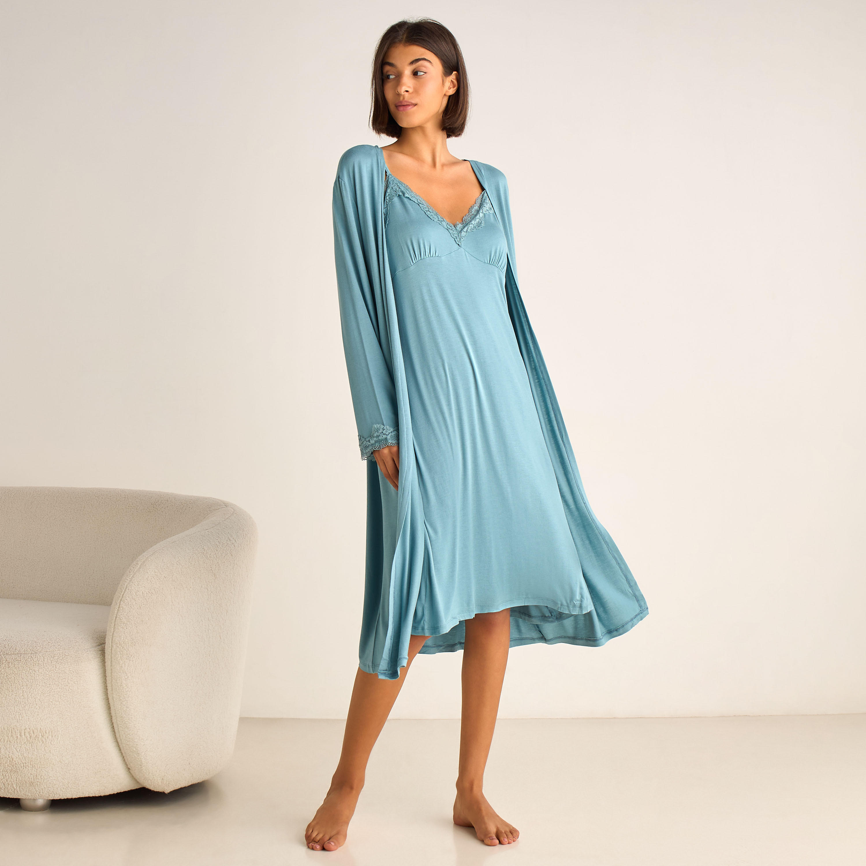 فستان نوم دون أكمام بتفاصيل دانتيل مع روب-women-clothing-nightwear-nighties-image-2