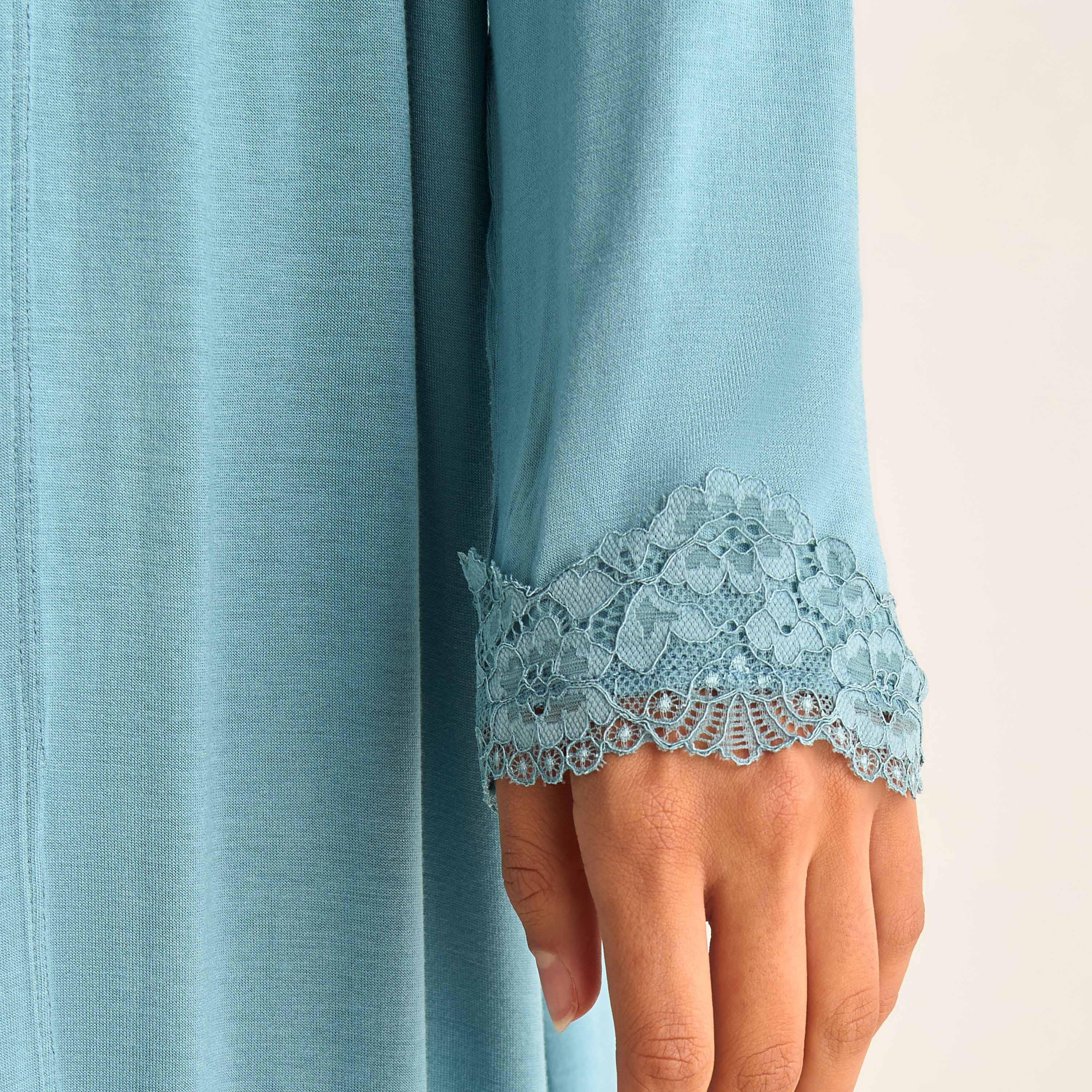 فستان نوم دون أكمام بتفاصيل دانتيل مع روب-women-clothing-nightwear-nighties-image-3