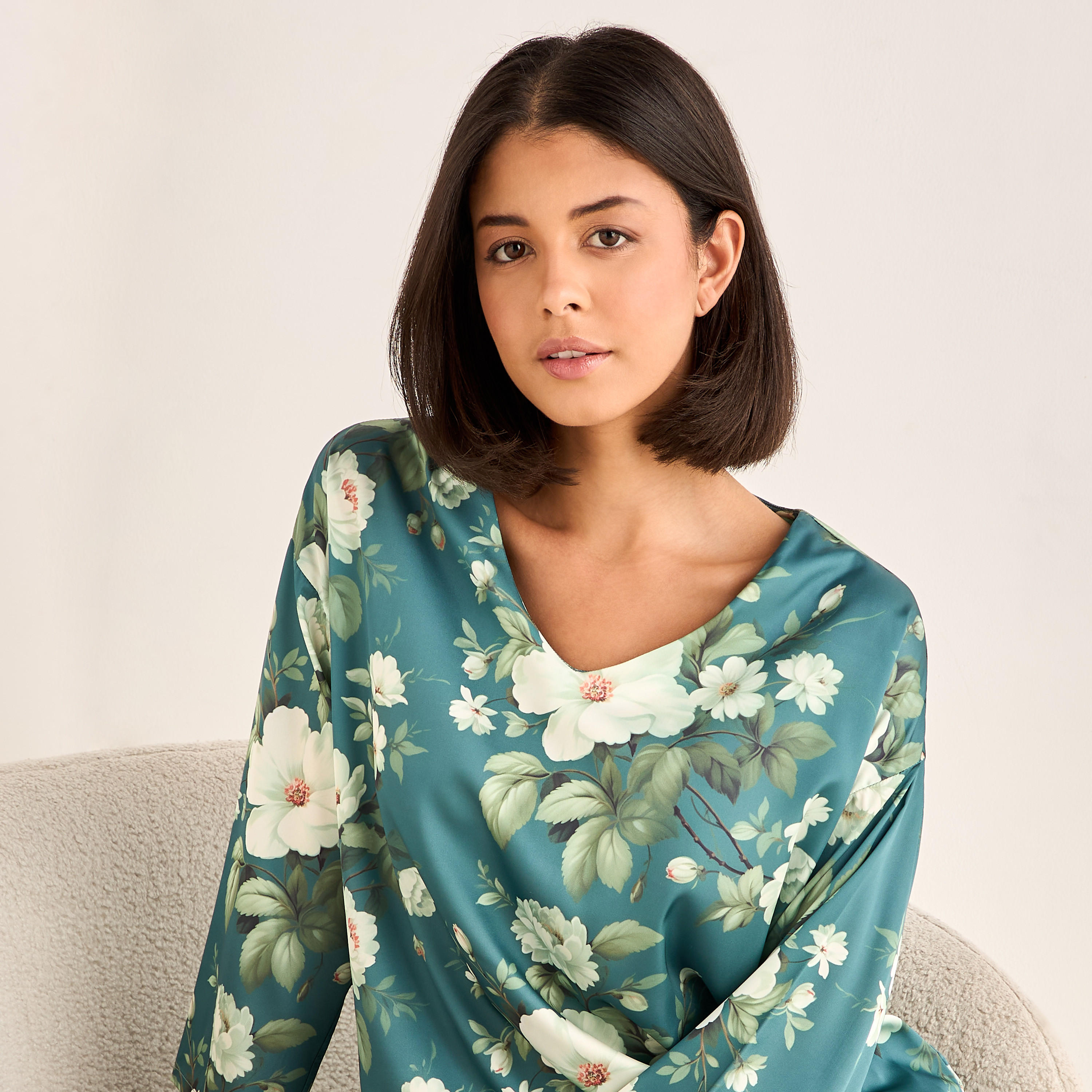 Pyjama Set V-neck Top & Trousers-women-clothing-nightwear-pyjamas-longsets-image-5