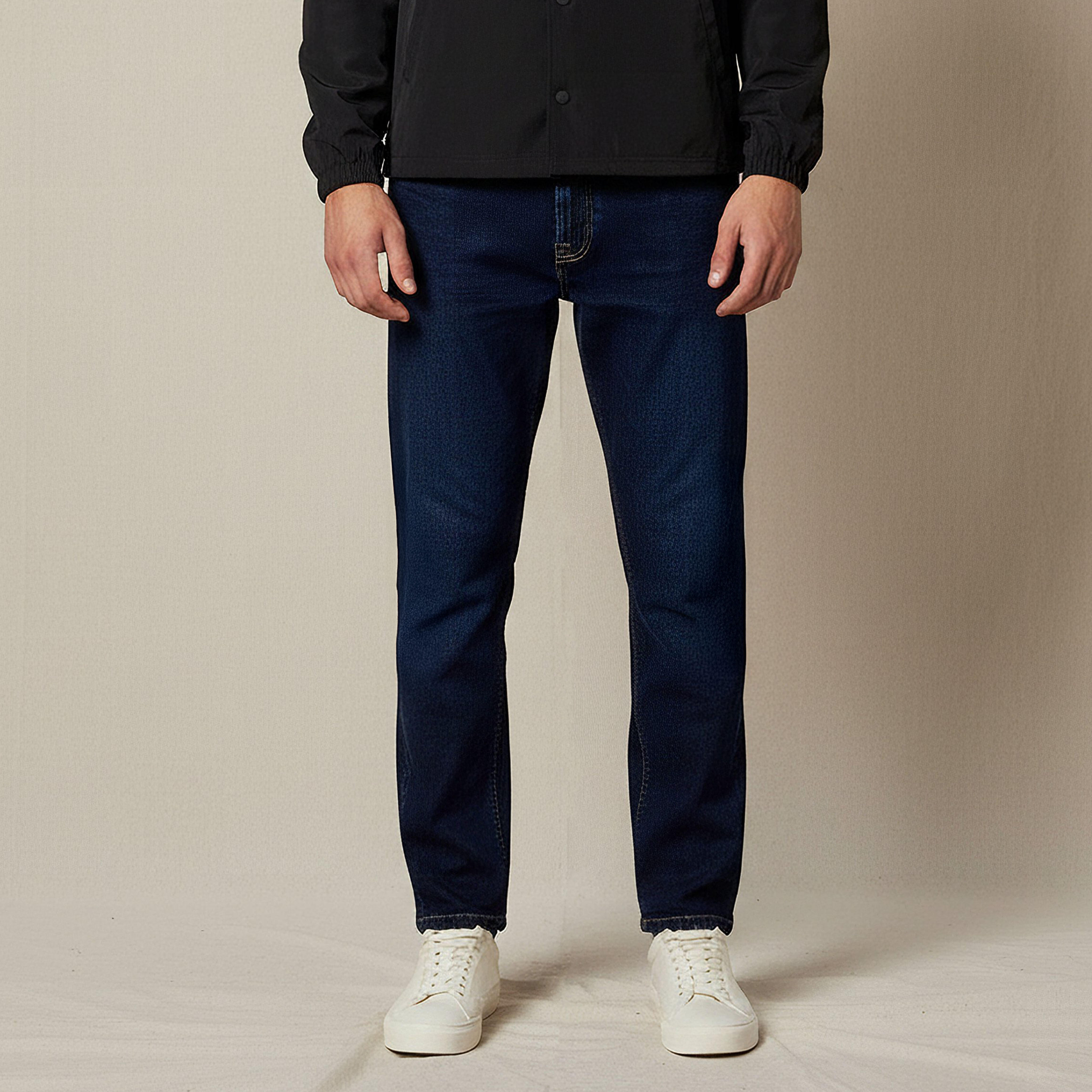 بنطلون جينز بقصة سكيني وخصر مرن وجيوب للرجال-men-clothing-bottoms-jeans-image-1