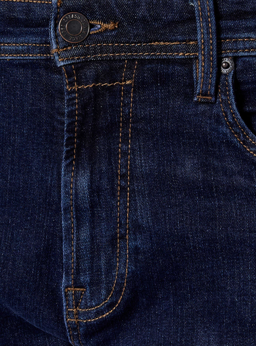 بنطلون جينز بقصة سكيني وخصر مرن وجيوب للرجال-men-clothing-bottoms-jeans-image-4